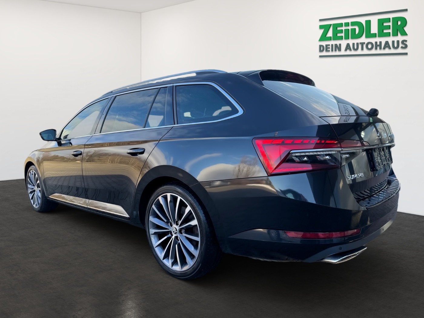 Škoda Superb Combi 2.0 TSI L&amp;K 4x4 DSG LM Navi 2xKlima Bild 4