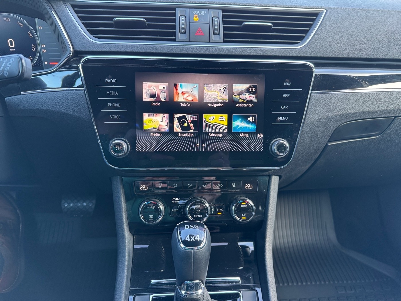 Škoda Superb Combi 2.0 TSI L&amp;K 4x4 DSG LM Navi 2xKlima Bild 9