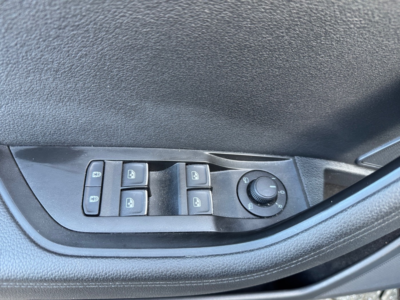 Škoda Superb Combi 2.0 TSI L&amp;K 4x4 DSG LM Navi 2xKlima Bild 13