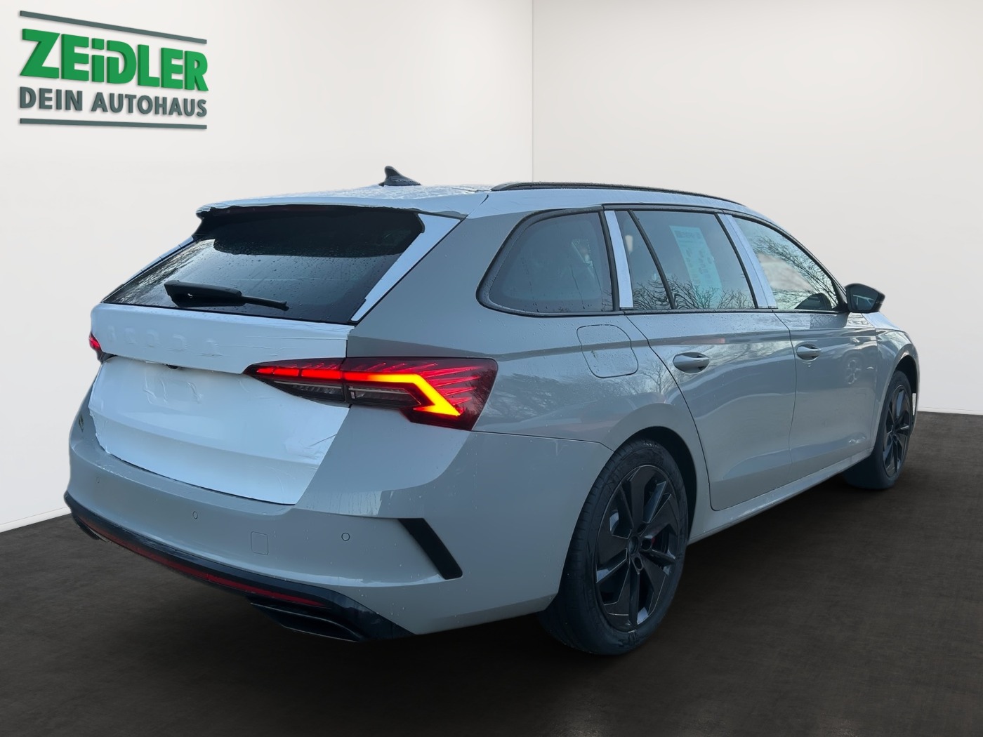 Škoda Octavia Combi 2.0 TSI RS DSG LM Navi SportS. ACC Bild 3