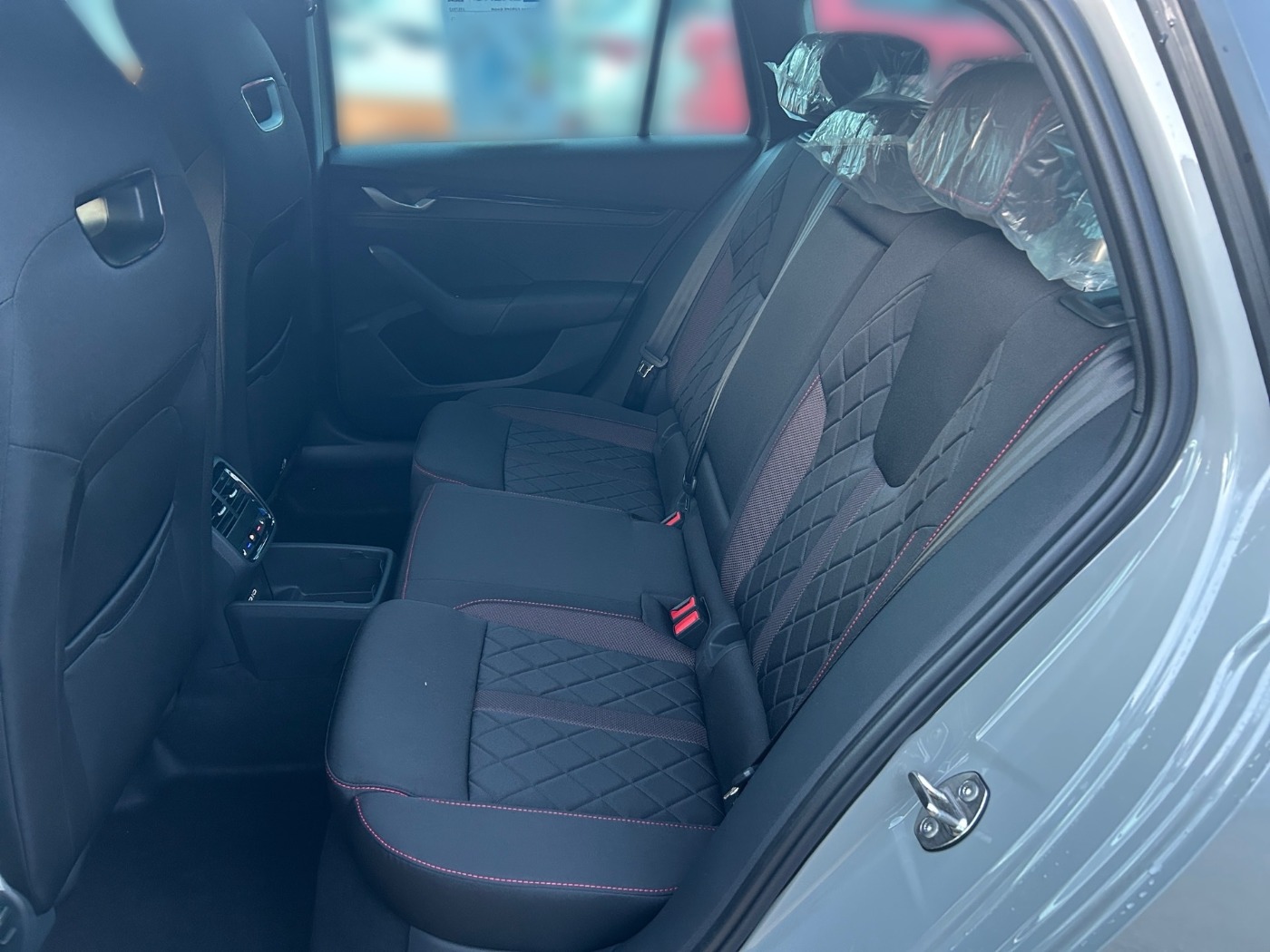 Škoda Octavia Combi 2.0 TSI RS DSG LM Navi SportS. ACC Bild 11