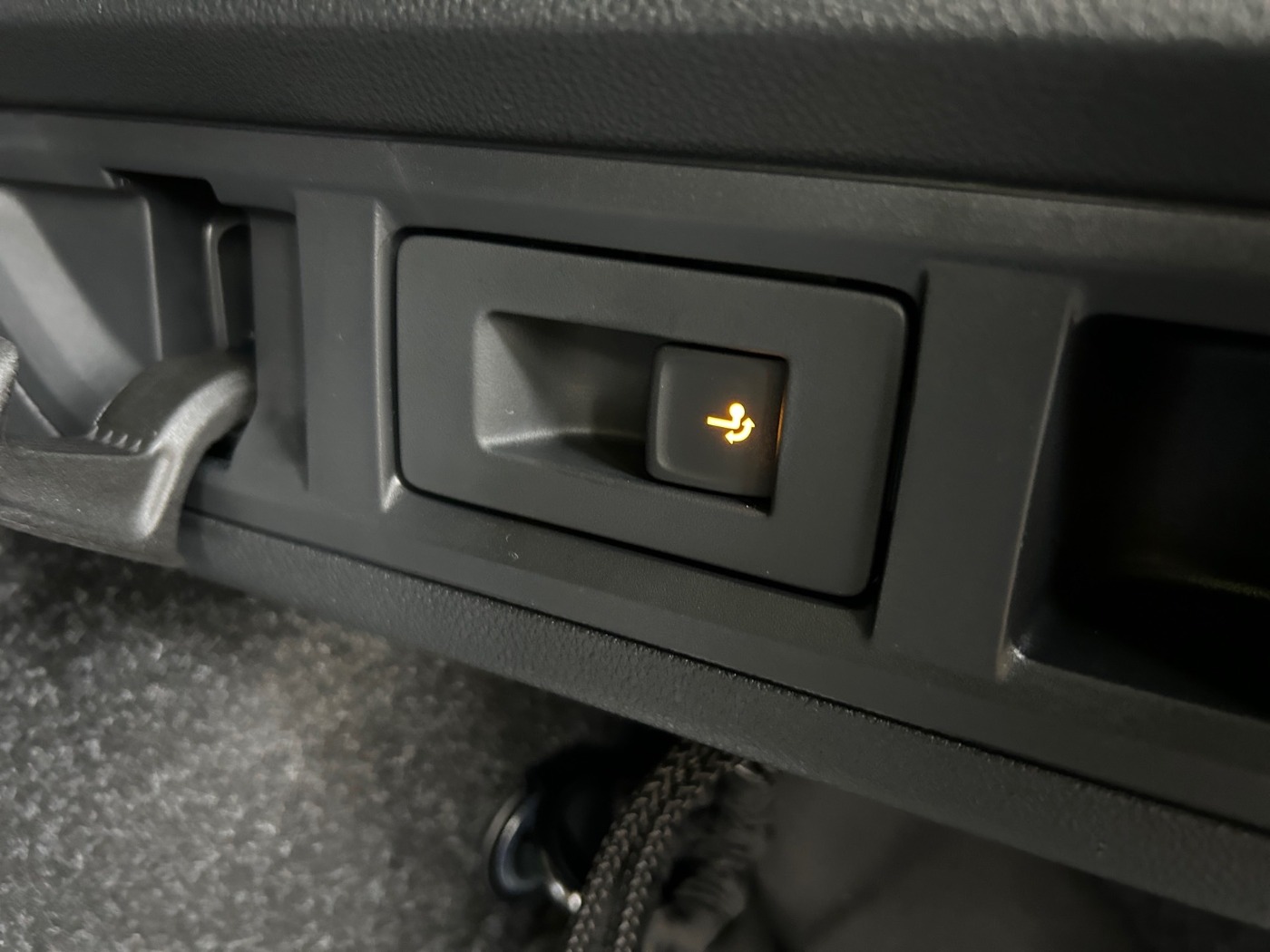 SKODA Octavia Combi 1.5 TSI Sportline Navi AHZV ACC Bild 13