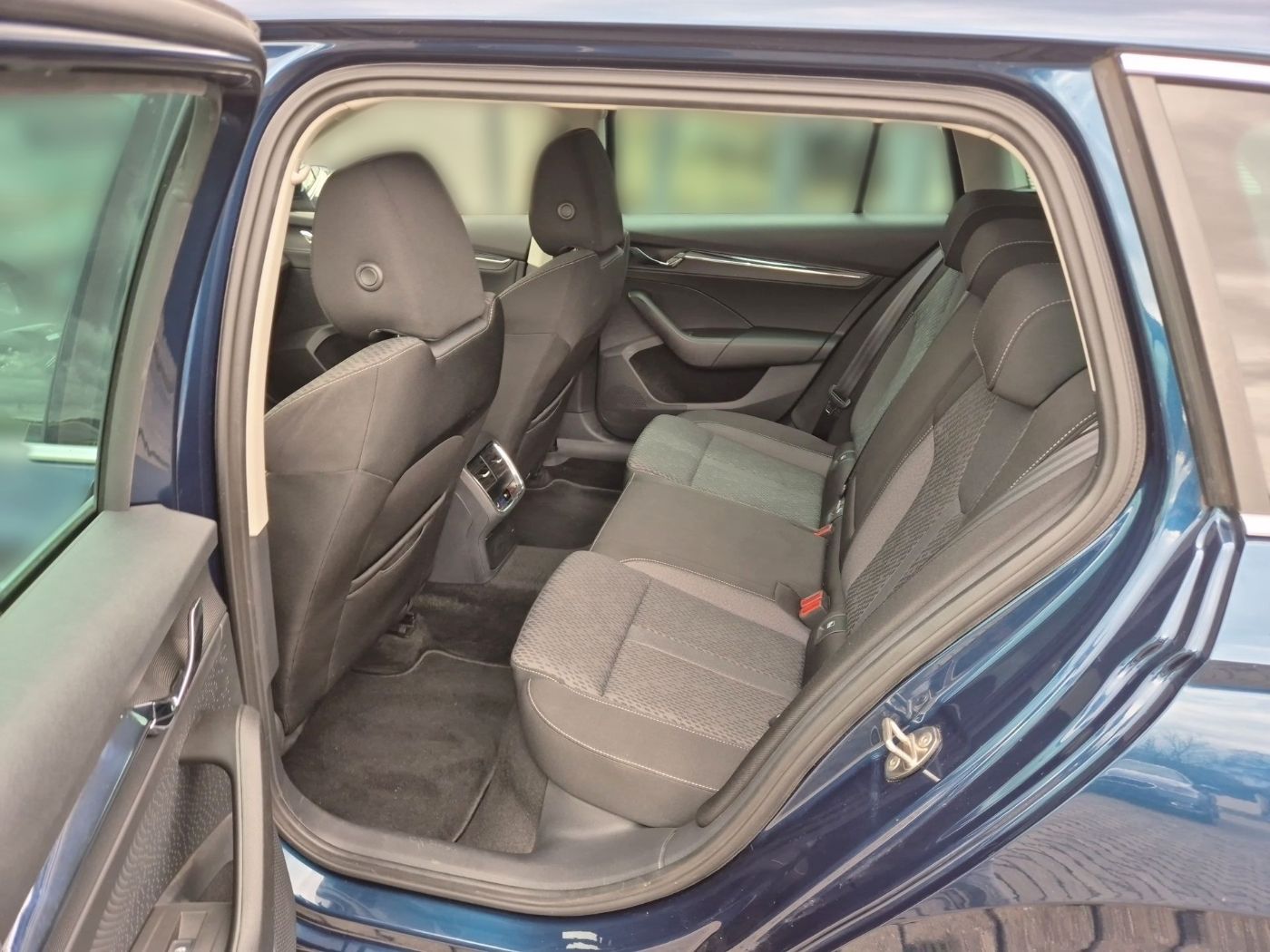 Škoda Octavia Combi 1.5 TSI ACT First Edition LM Navi Bild 16