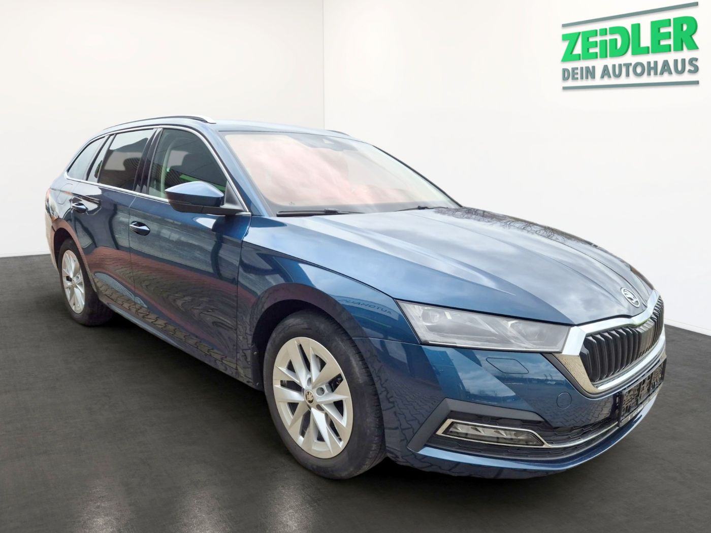 Škoda Octavia Combi 1.5 TSI ACT First Edition LM Navi Bild 2