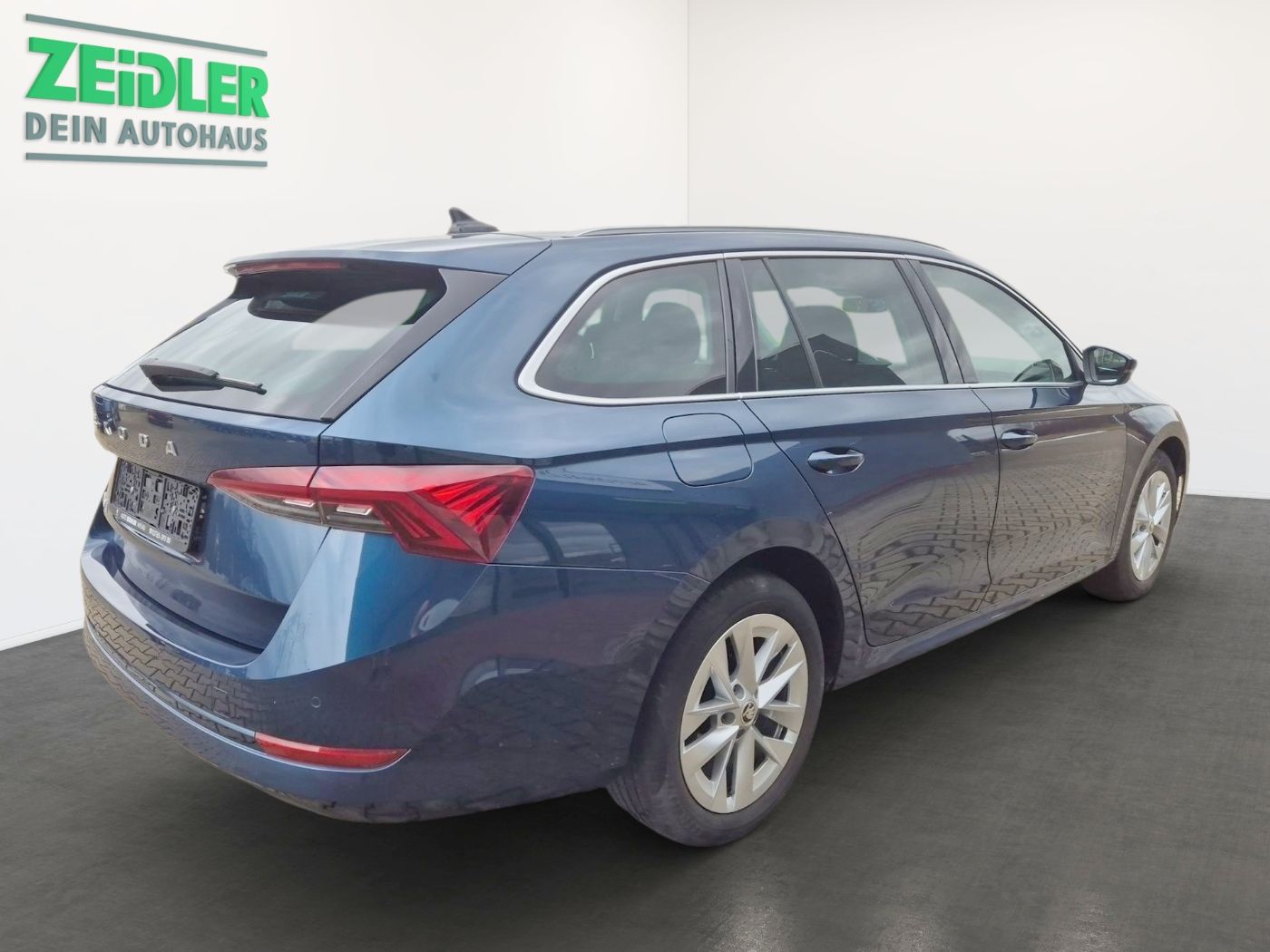 Škoda Octavia Combi 1.5 TSI ACT First Edition LM Navi Bild 3