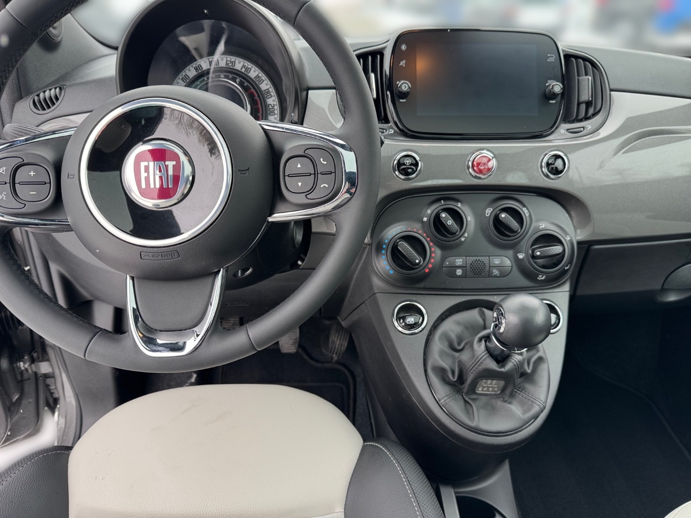 FIAT 500 1.0 Dolcevita Mild Hybrid Navi Pano KlimaA Bild 10