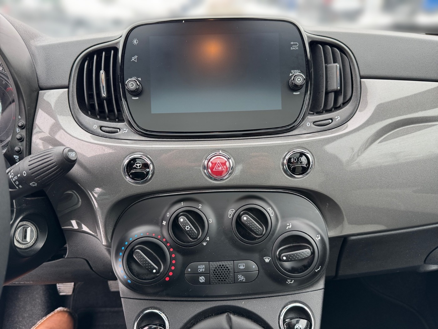 FIAT 500 1.0 Dolcevita Mild Hybrid Navi Pano KlimaA Bild 9