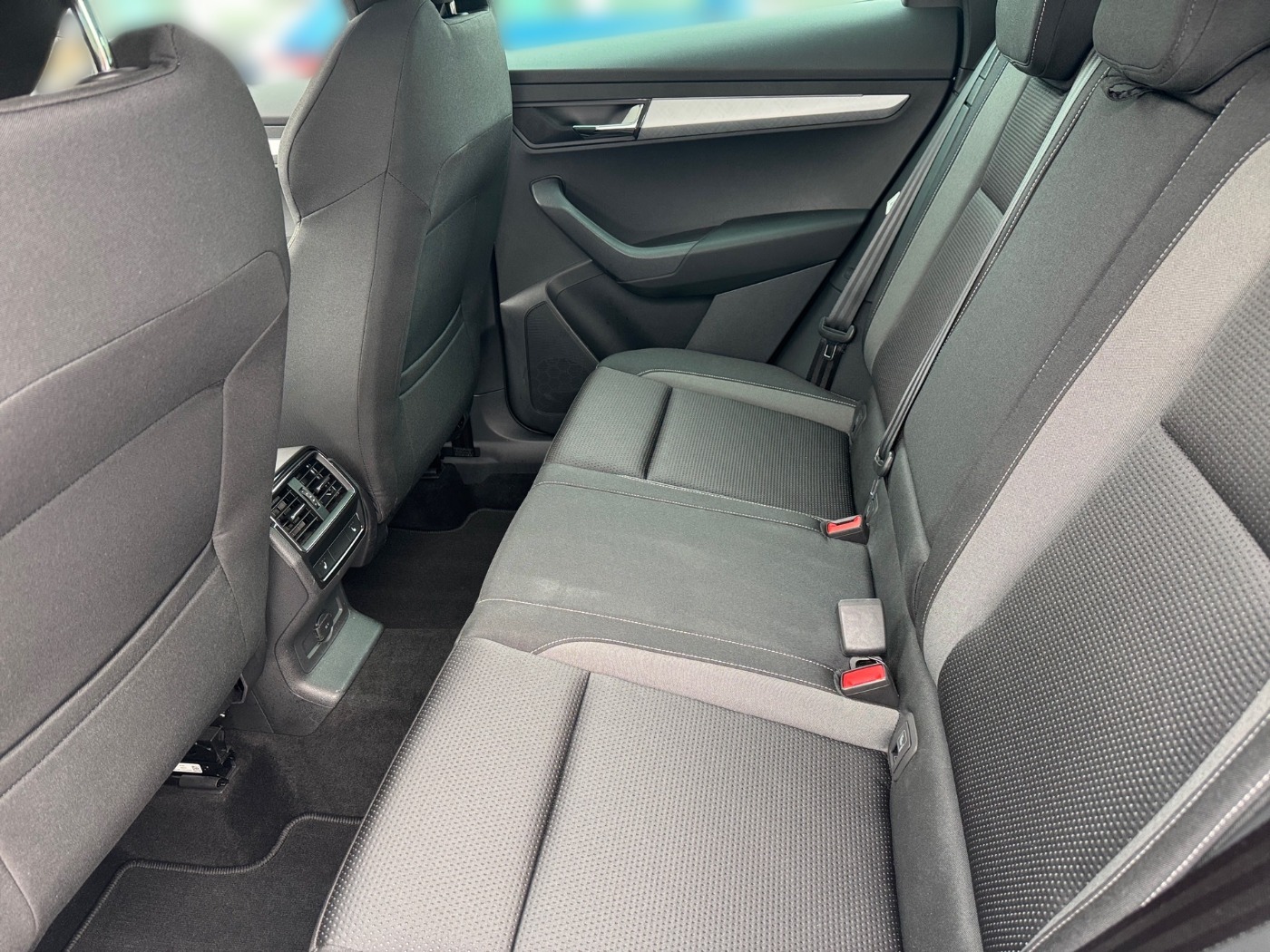 Škoda Karoq 1.5 TSI ACT Tour DSG LM Navi Kam. ParkAss Bild 11