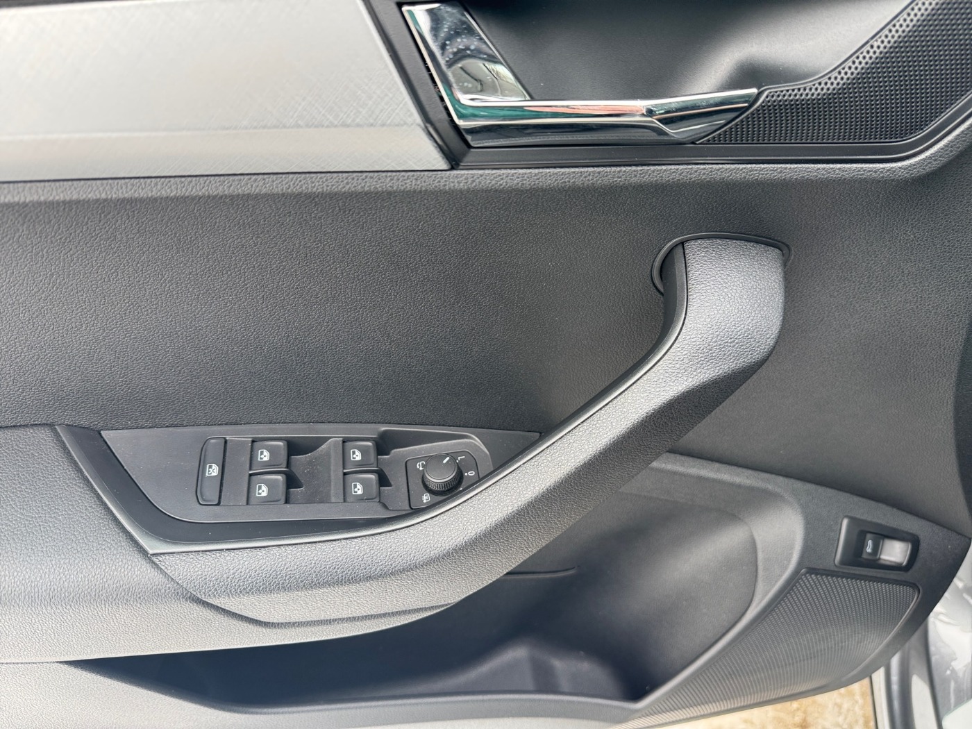 Škoda Karoq 1.5 TSI ACT Tour DSG LM Navi Kam. ParkAss Bild 13