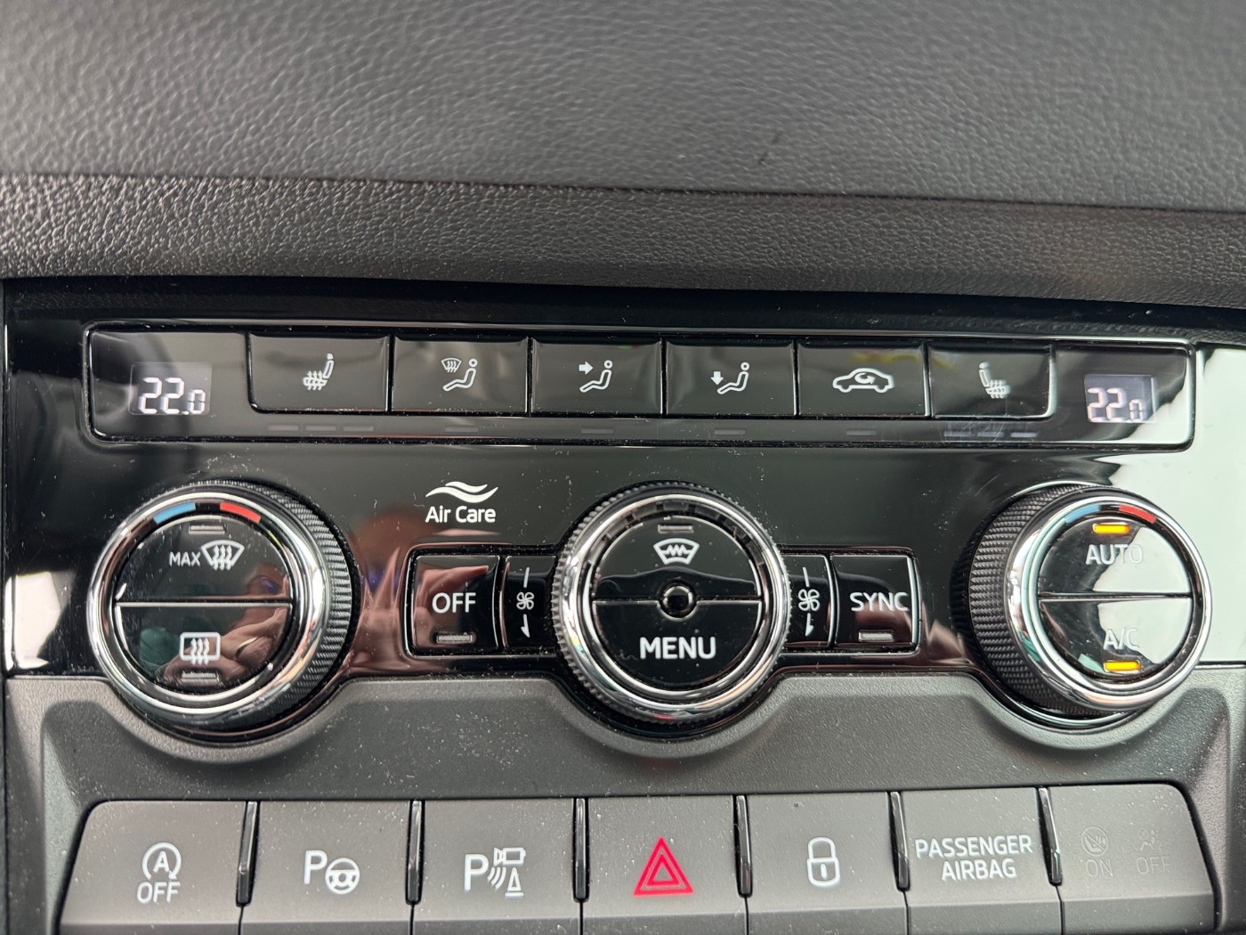 Škoda Karoq 1.5 TSI ACT Tour DSG LM Navi Kam. ParkAss Bild 14