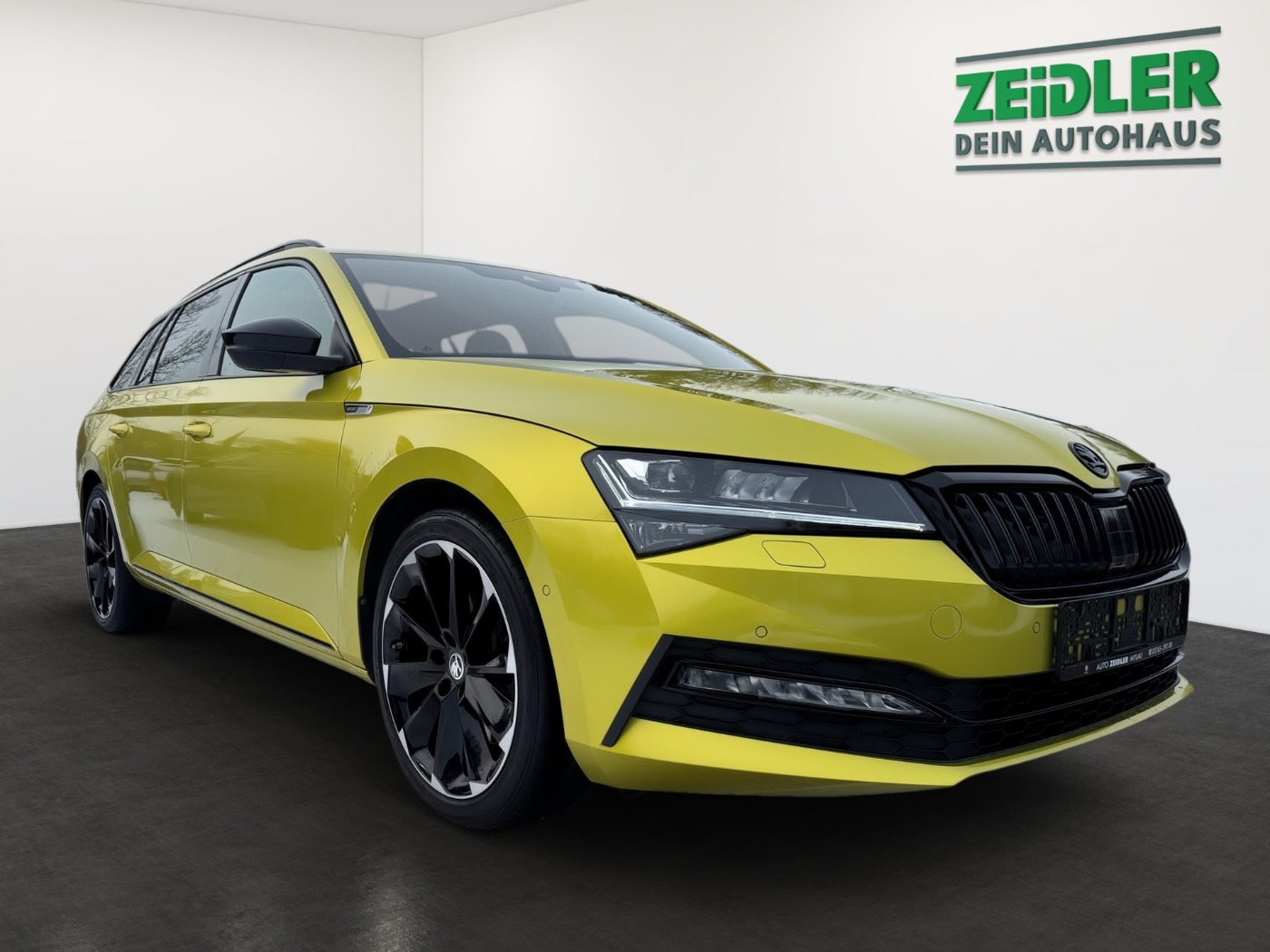 Škoda Superb Combi 2.0 TSI Sportline 4x4 DSG LM Navi Bild 2