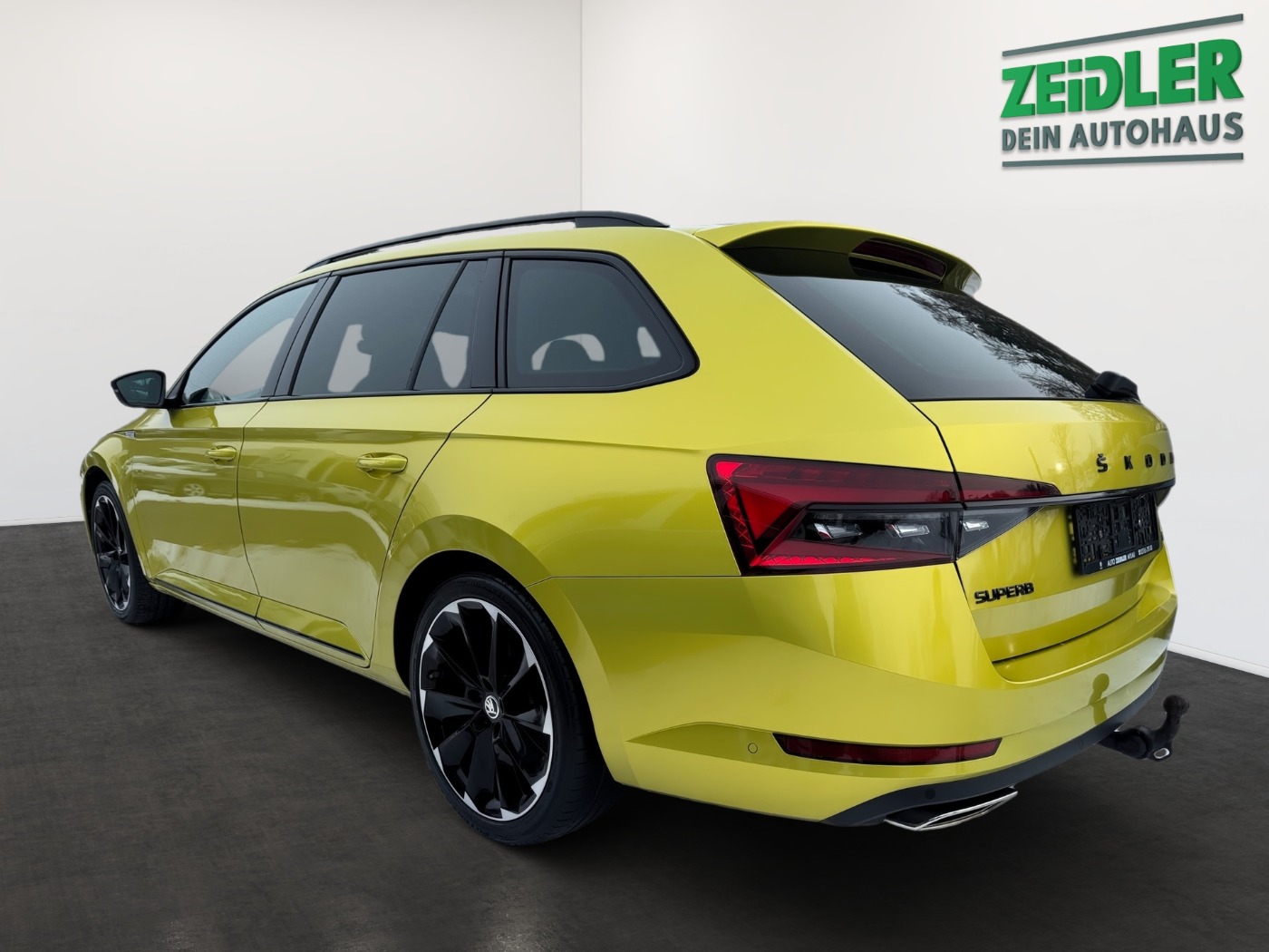 Škoda Superb Combi 2.0 TSI Sportline 4x4 DSG LM Navi Bild 4
