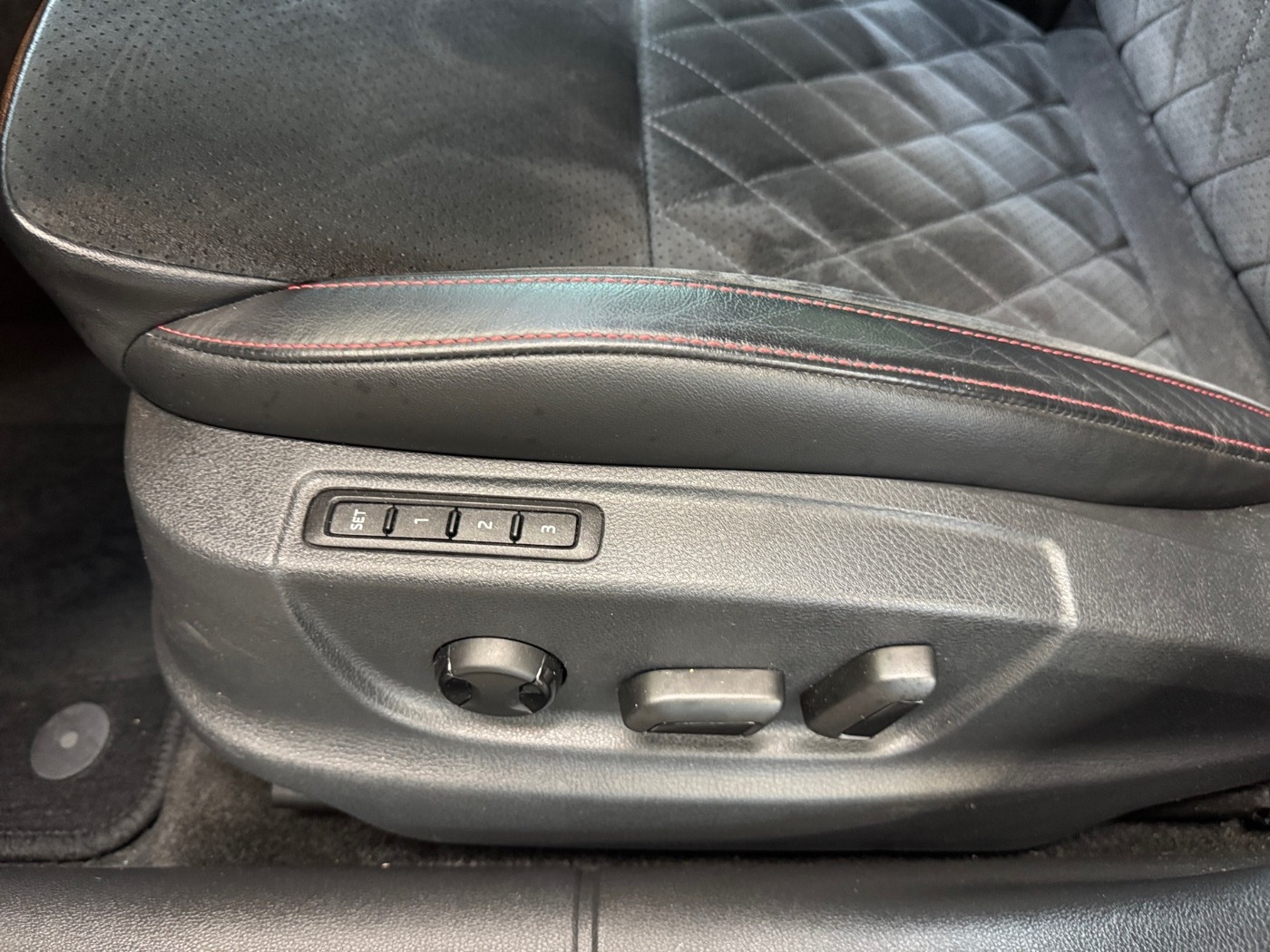 Škoda Octavia Combi 2.0 TSI RS 60 DSG LM Navi Kam. ACC Bild 13