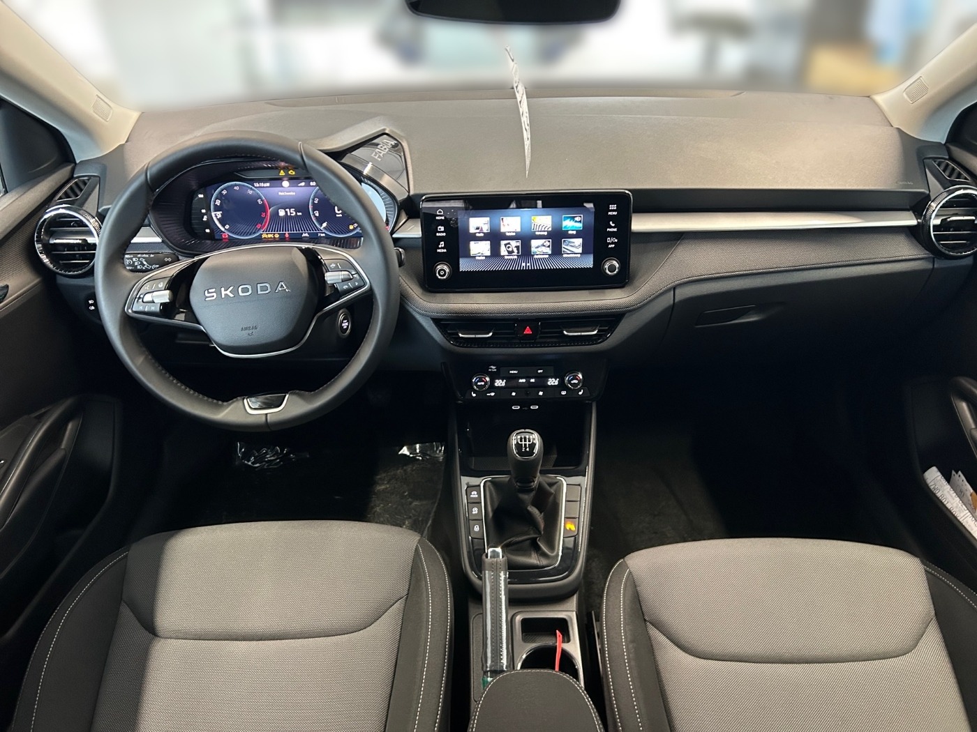 Škoda Fabia 1.0 TSI Tour LM Navi Kam. 2xKlima AHK LED Bild 10