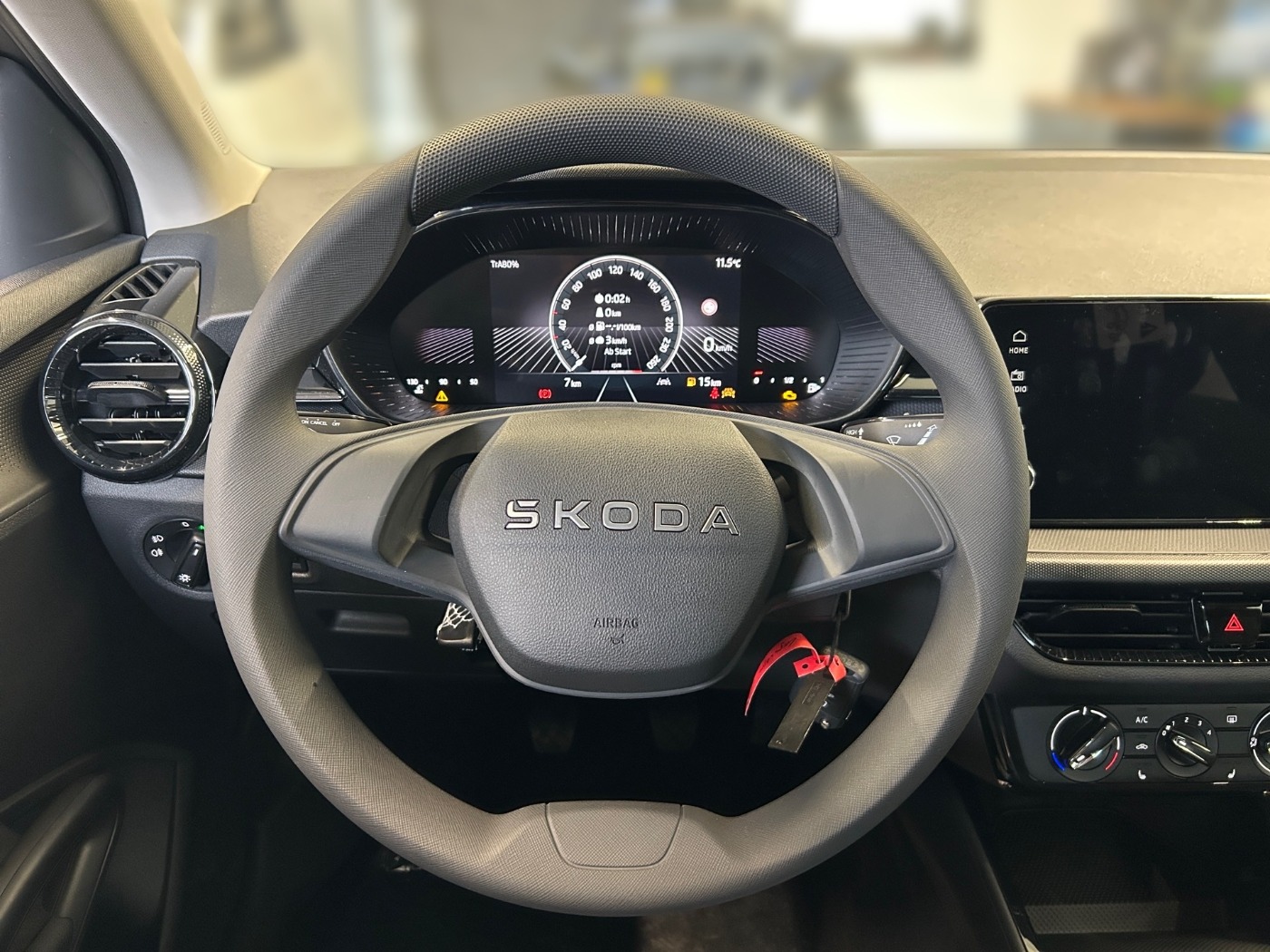 Škoda Fabia 1.0 TSI Essence LM LED PDC SHZ SpurH Bild 8