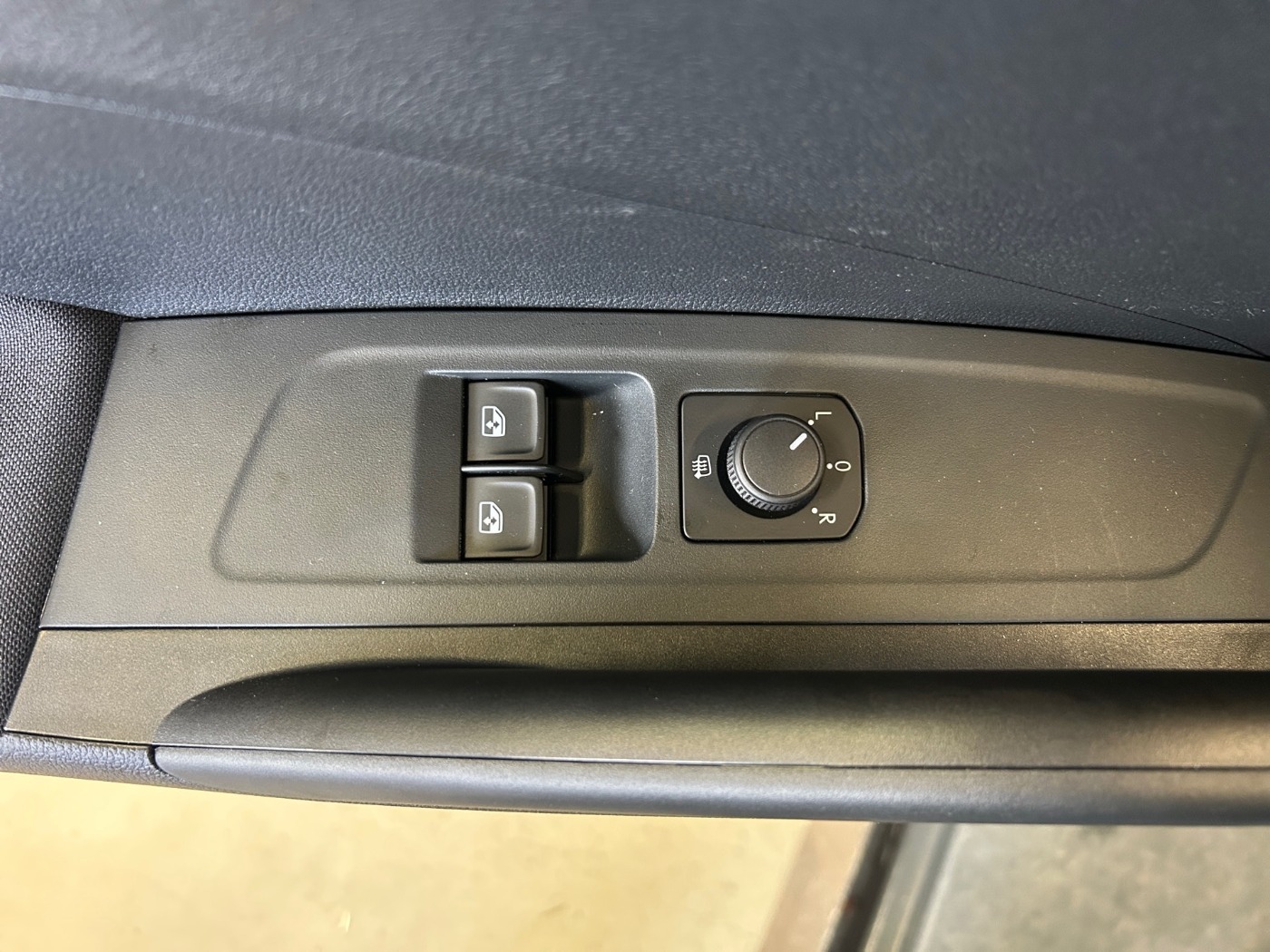 Škoda Fabia 1.0 TSI Essence LM LED PDC SHZ SpurH Bild 13