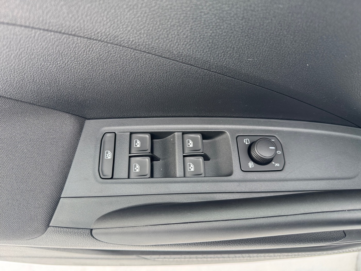 SKODA Fabia 1.0 TSI Selection LM LED KlimaA Sunset Bild 13