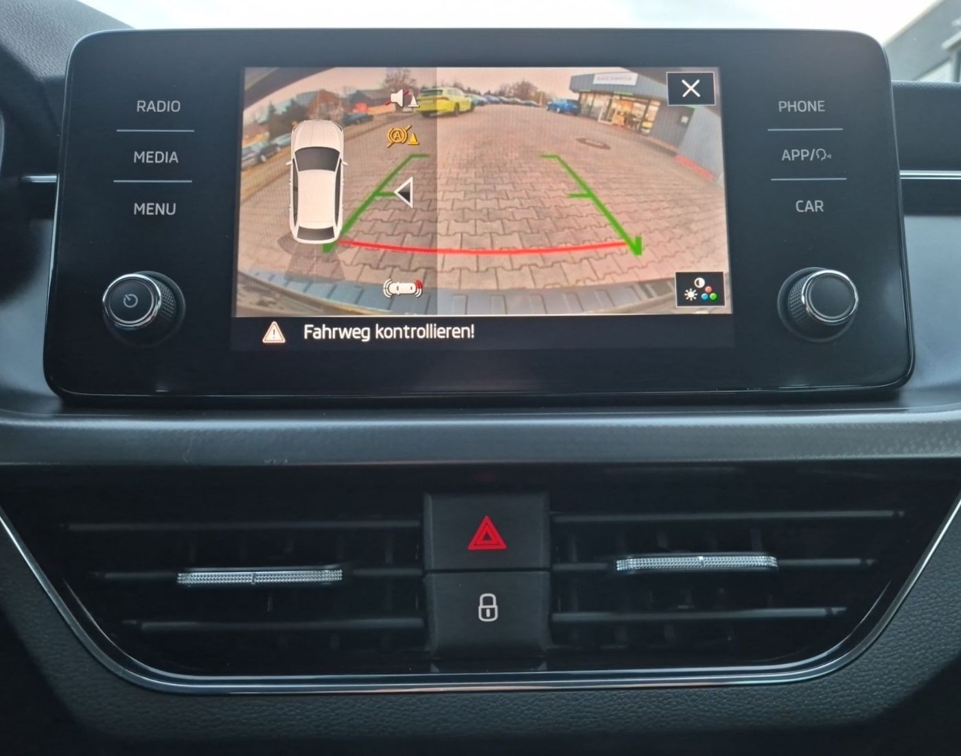 Škoda Scala 1.0 TSI Clever LM Kam. KlimaA LED FS beh. Bild 13