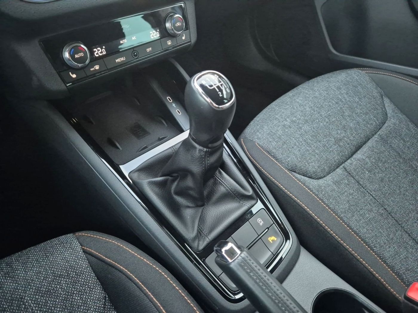 Škoda Scala 1.0 TSI Clever LM Kam. KlimaA LED FS beh. Bild 14