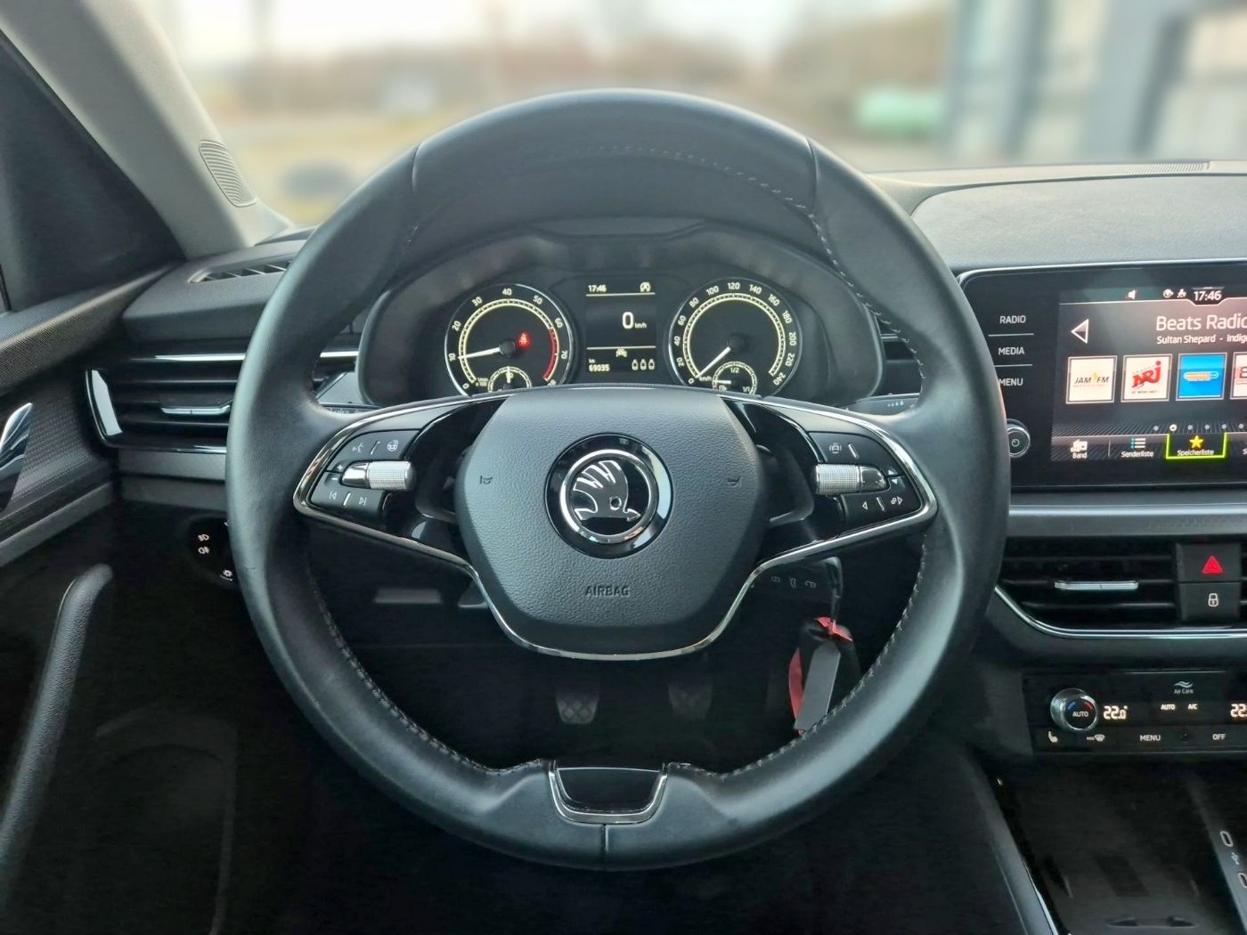 Škoda Scala 1.0 TSI Clever LM Kam. KlimaA LED FS beh. Bild 10