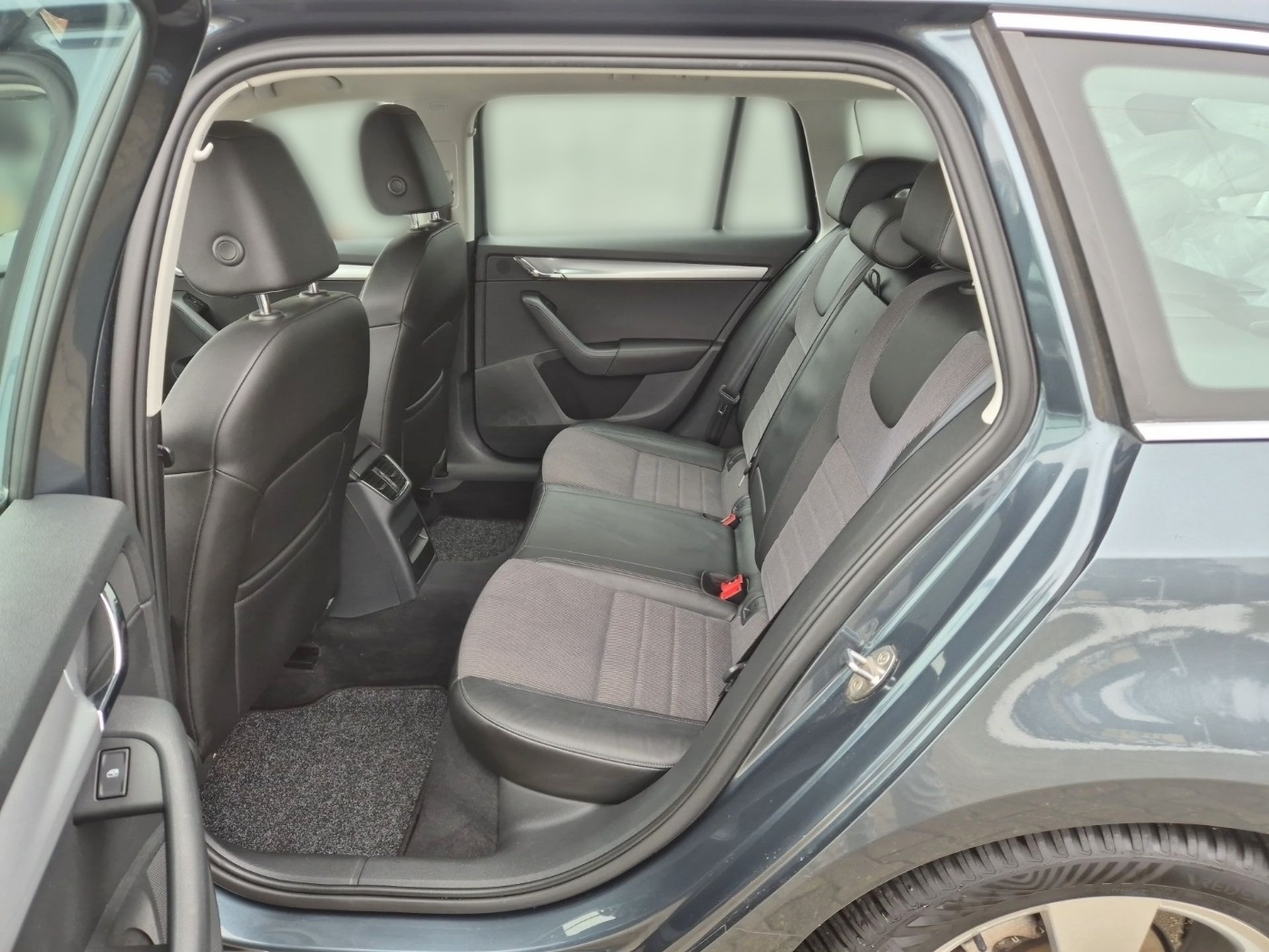 Škoda Octavia Combi 1.2 TSI Style LM 2xKlima Allwetter Bild 15