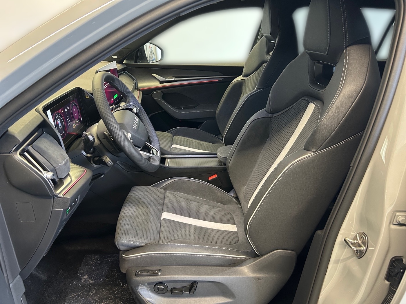 Škoda Kodiaq Sportline 2,0 TSI DSG Navi SportS. ParkAss Bild 5