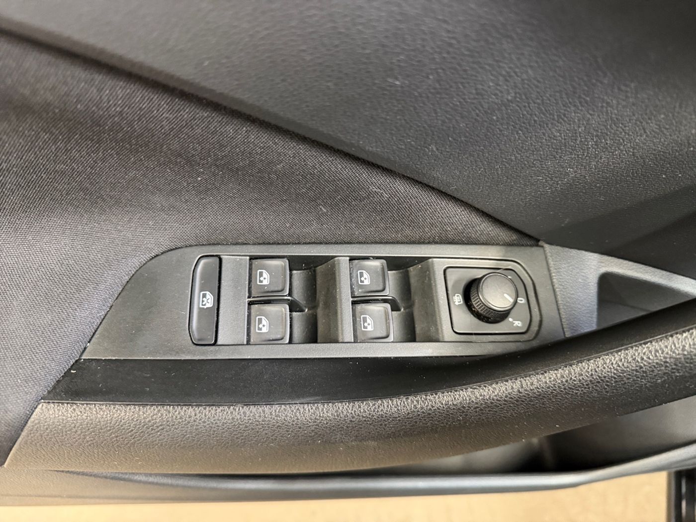 Škoda Scala 1.0 TSI Cool Plus LM LED PDC SHZ SpurH Bild 13