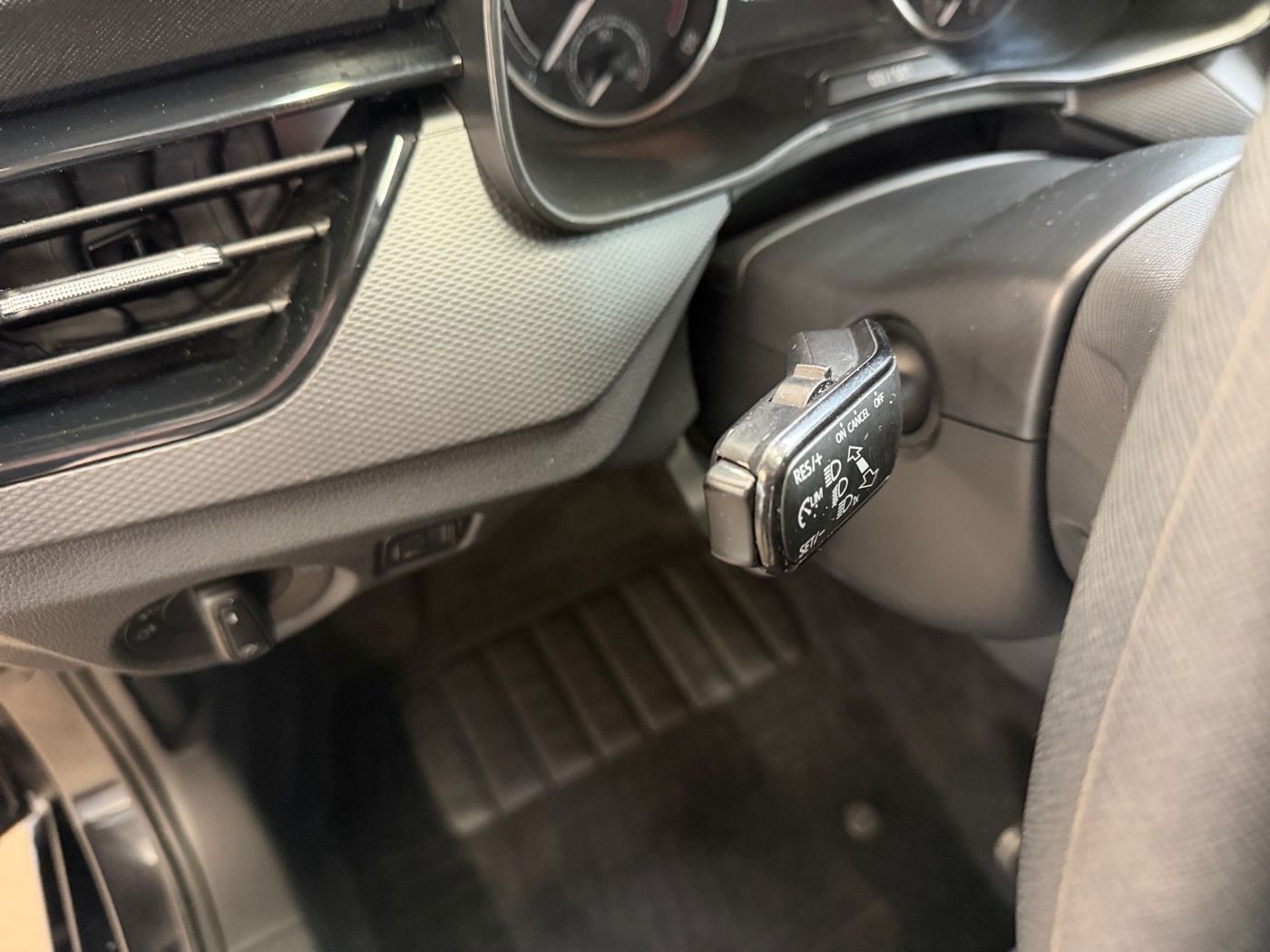 Škoda Scala 1.0 TSI Cool Plus LM LED PDC SHZ SpurH Bild 14