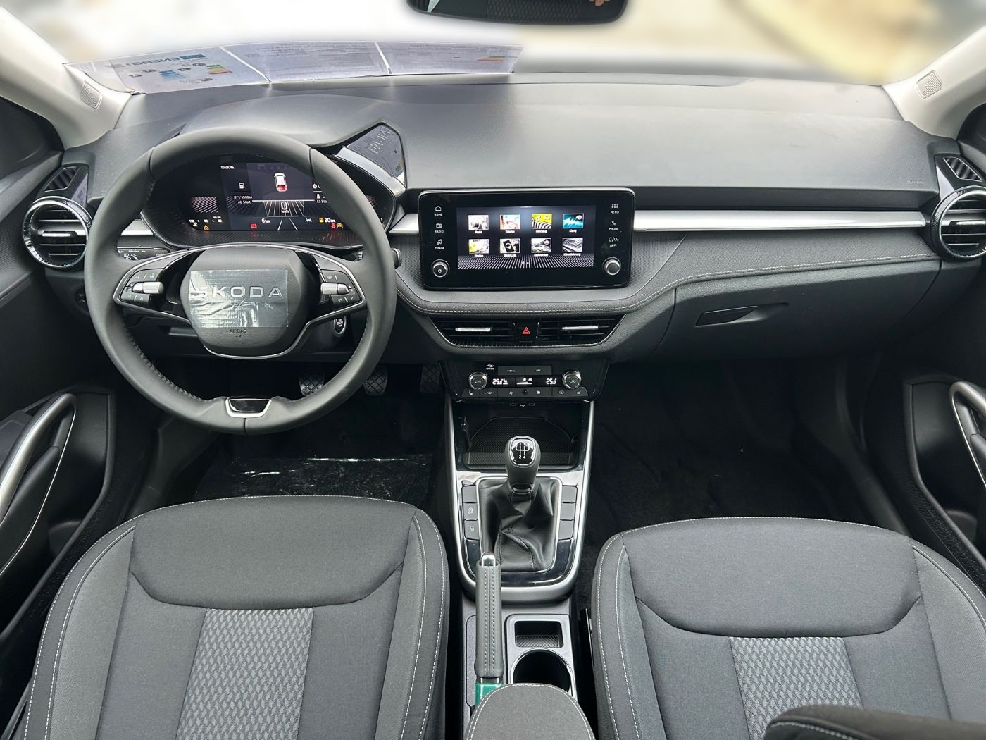 Škoda Fabia 1.0 MPI Selection Navi 2xKlima KlimaA LED Bild 10