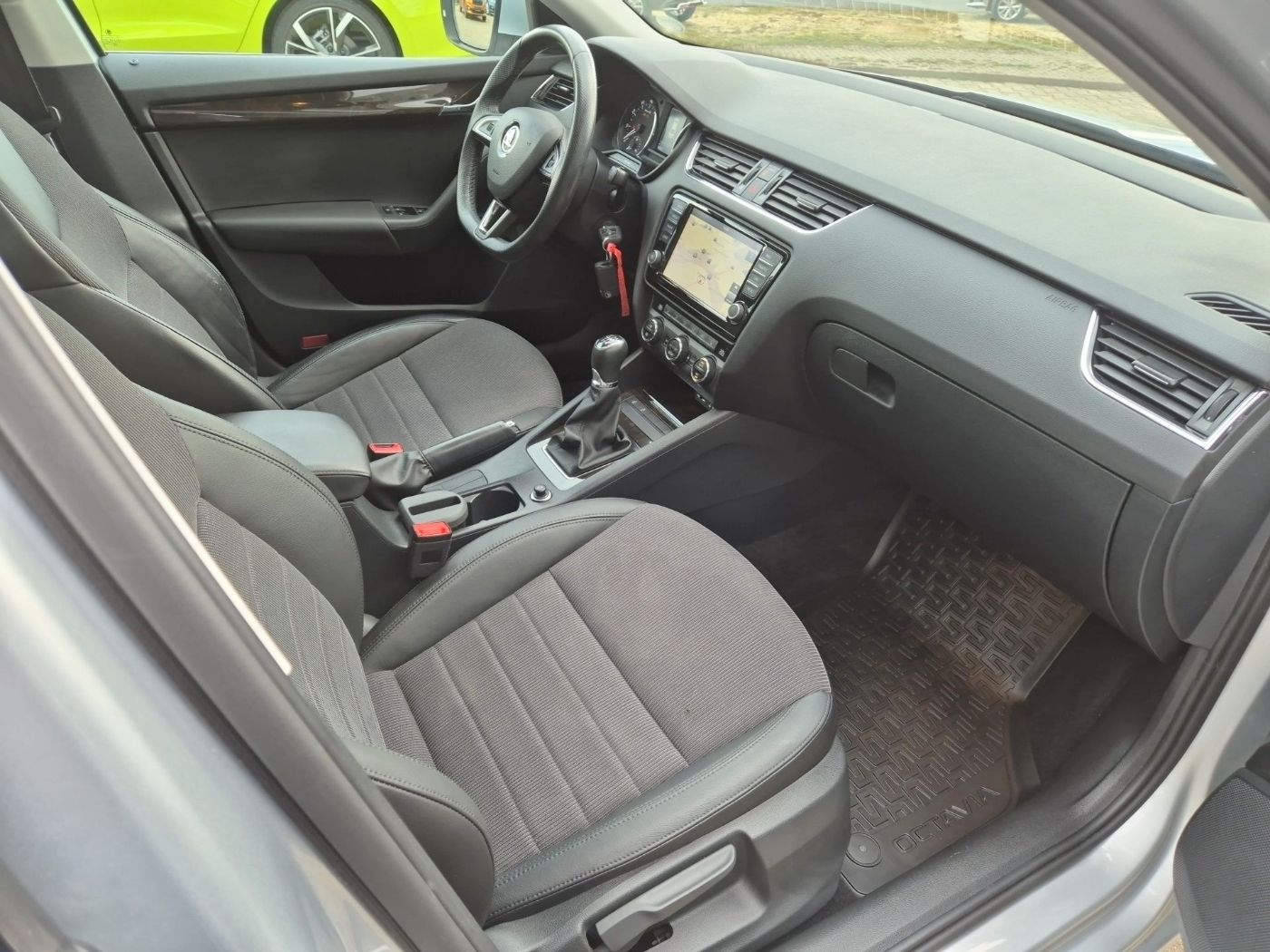 Škoda Octavia 1.4 TSI Elegance BiXenon LM Navi Pano Bild 18