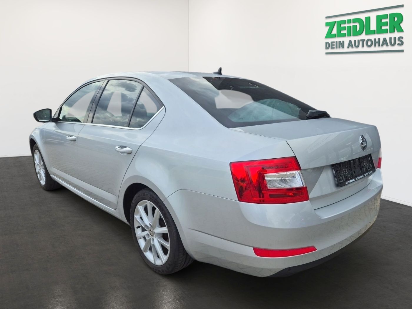 Škoda Octavia 1.4 TSI Elegance BiXenon LM Navi Pano Bild 4