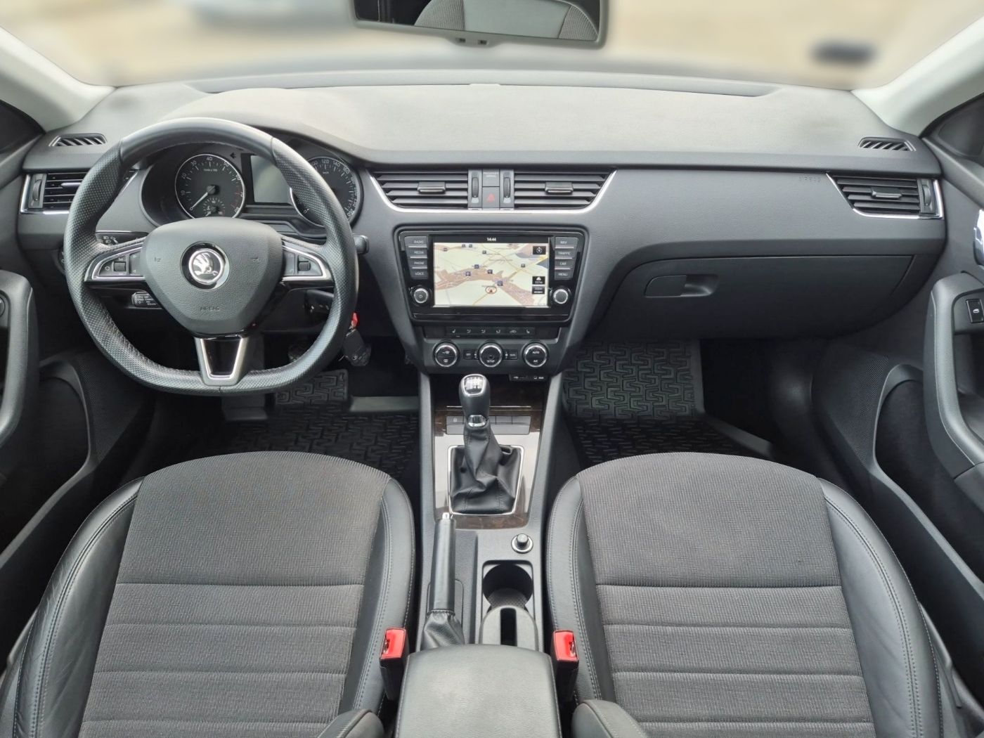 Škoda Octavia 1.4 TSI Elegance BiXenon LM Navi Pano Bild 16