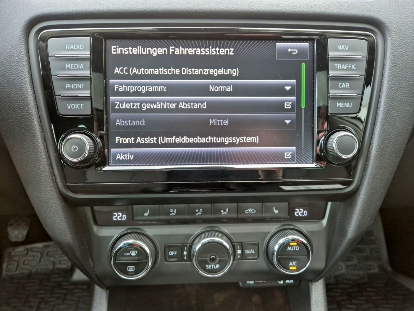 Škoda Octavia 1.4 TSI Elegance BiXenon LM Navi Pano Bild 14