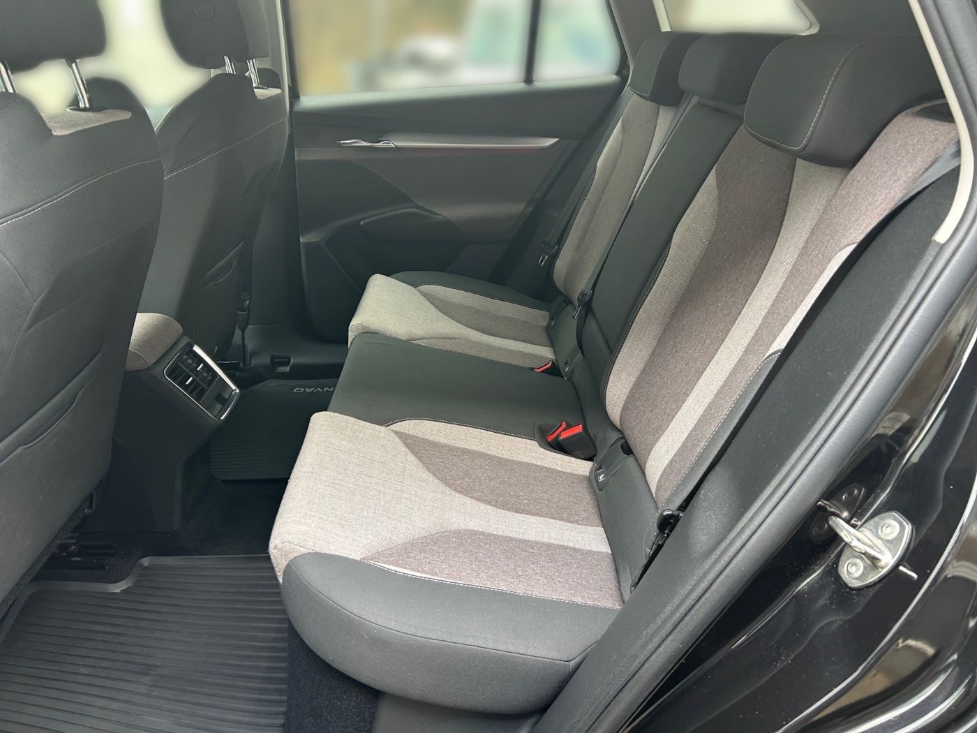 Škoda Enyaq 60 Lodge LM Navi Kam. ACC Akustikglas Bild 10