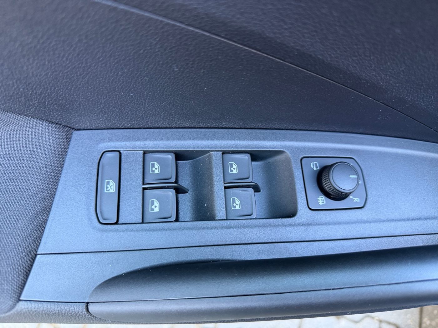 Škoda Fabia 1.0 TSI Selection LM  EPH v+h Climatronic Bild 13