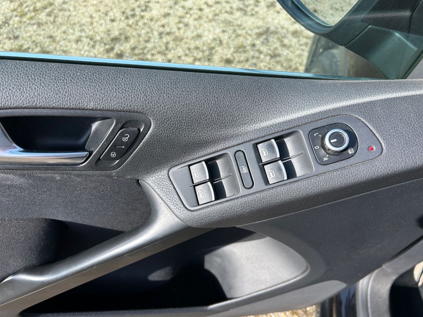 VW Tiguan 2.0 TSI 4Motion Team Navi SportS. ParkAss Bild 12