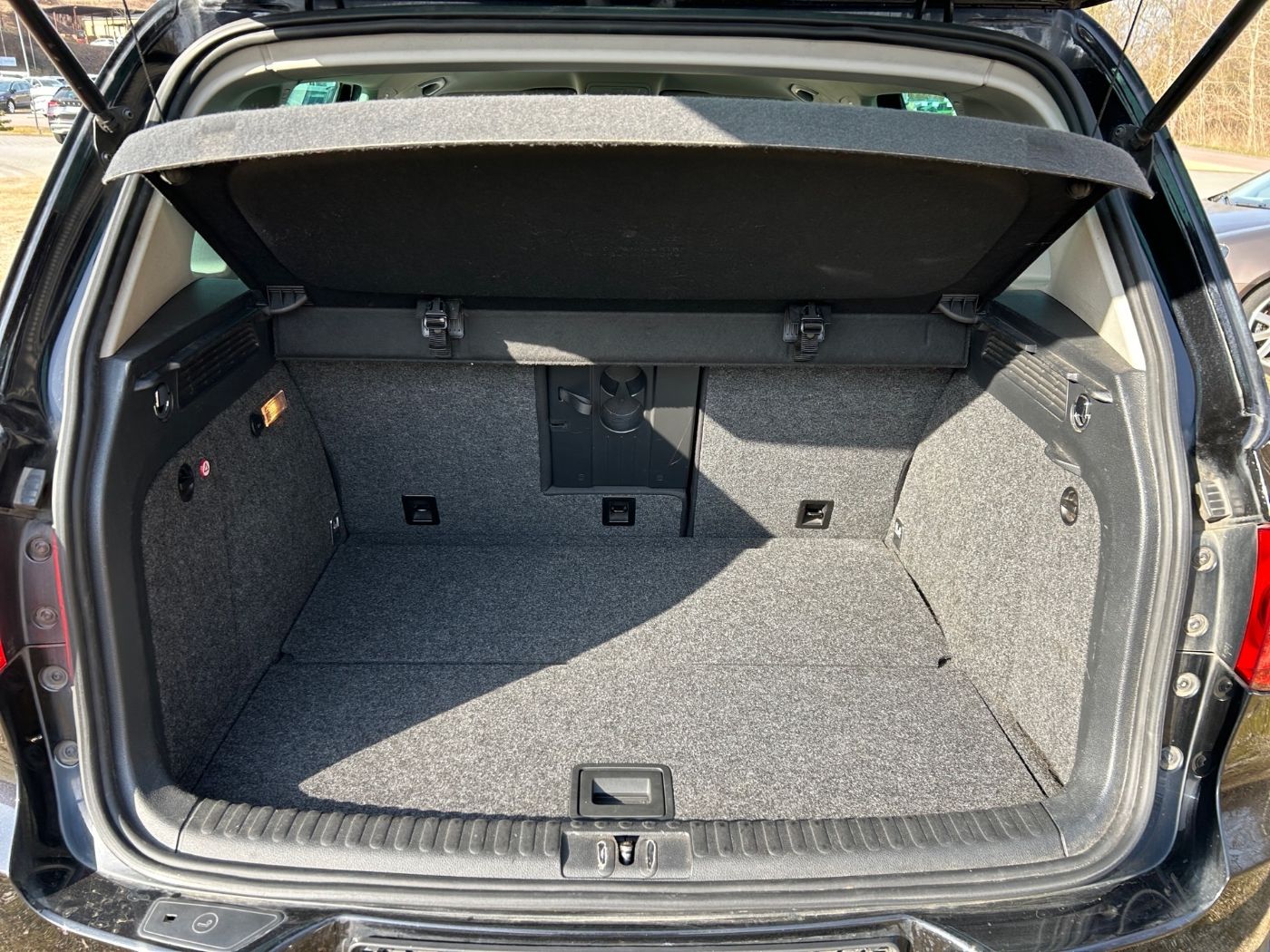 VW Tiguan 2.0 TSI 4Motion Team Navi SportS. ParkAss Bild 10