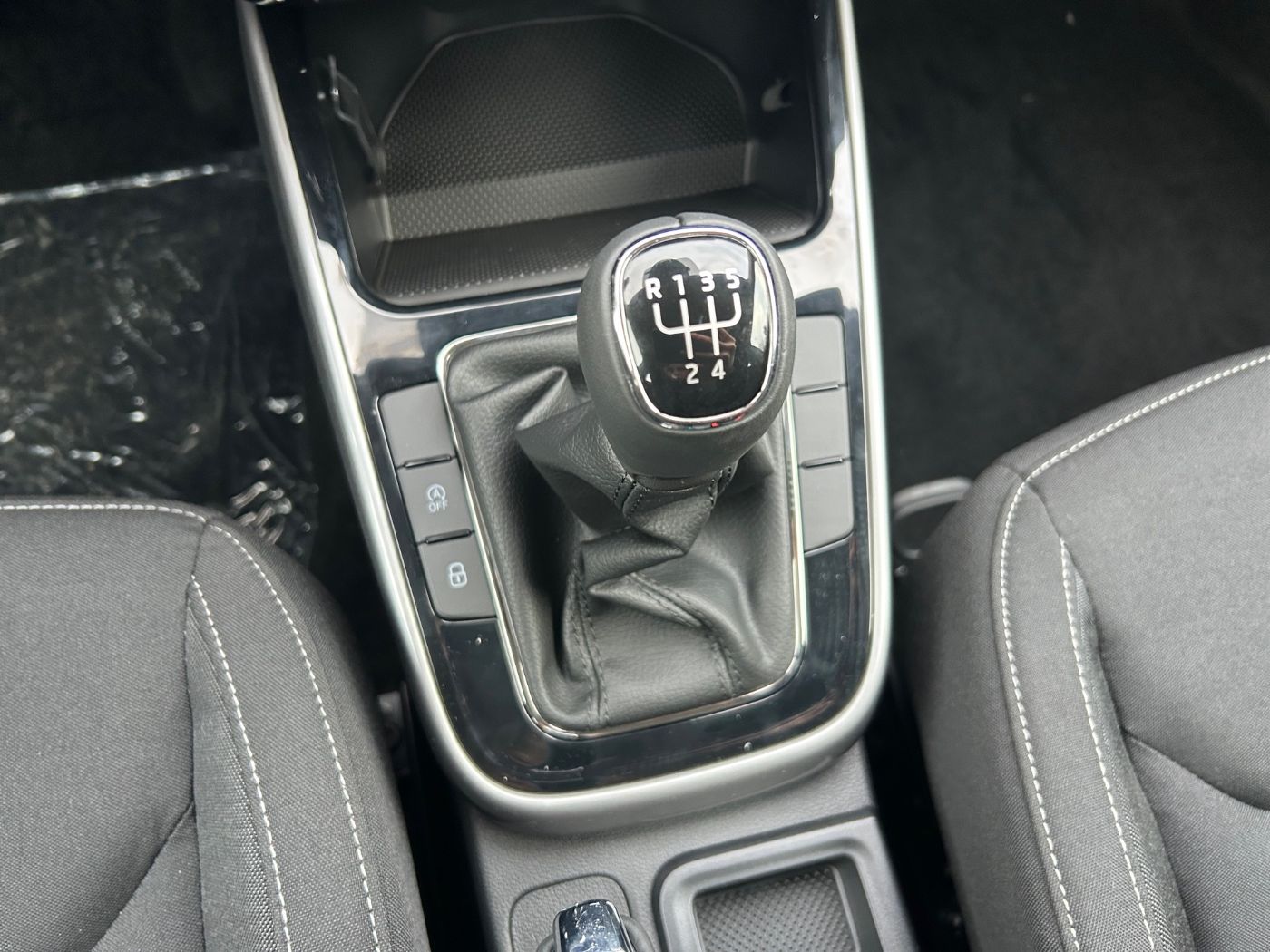 Škoda Fabia 1.0 MPI Selection Climatronic LED Tempomat Bild 14