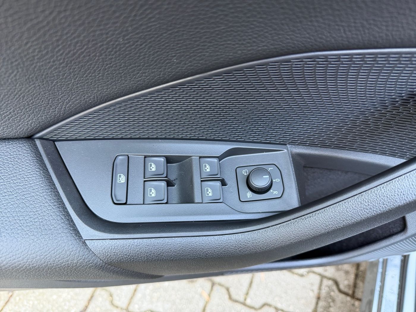 Škoda Octavia Combi Selection 2,0 TDI DSG Navi Kam. ACC Bild 13