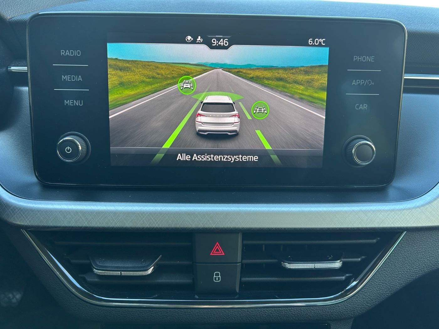 Škoda Kamiq 1.0 TSI Tour LM  KlimaA LED PDC SHZ Bild 13