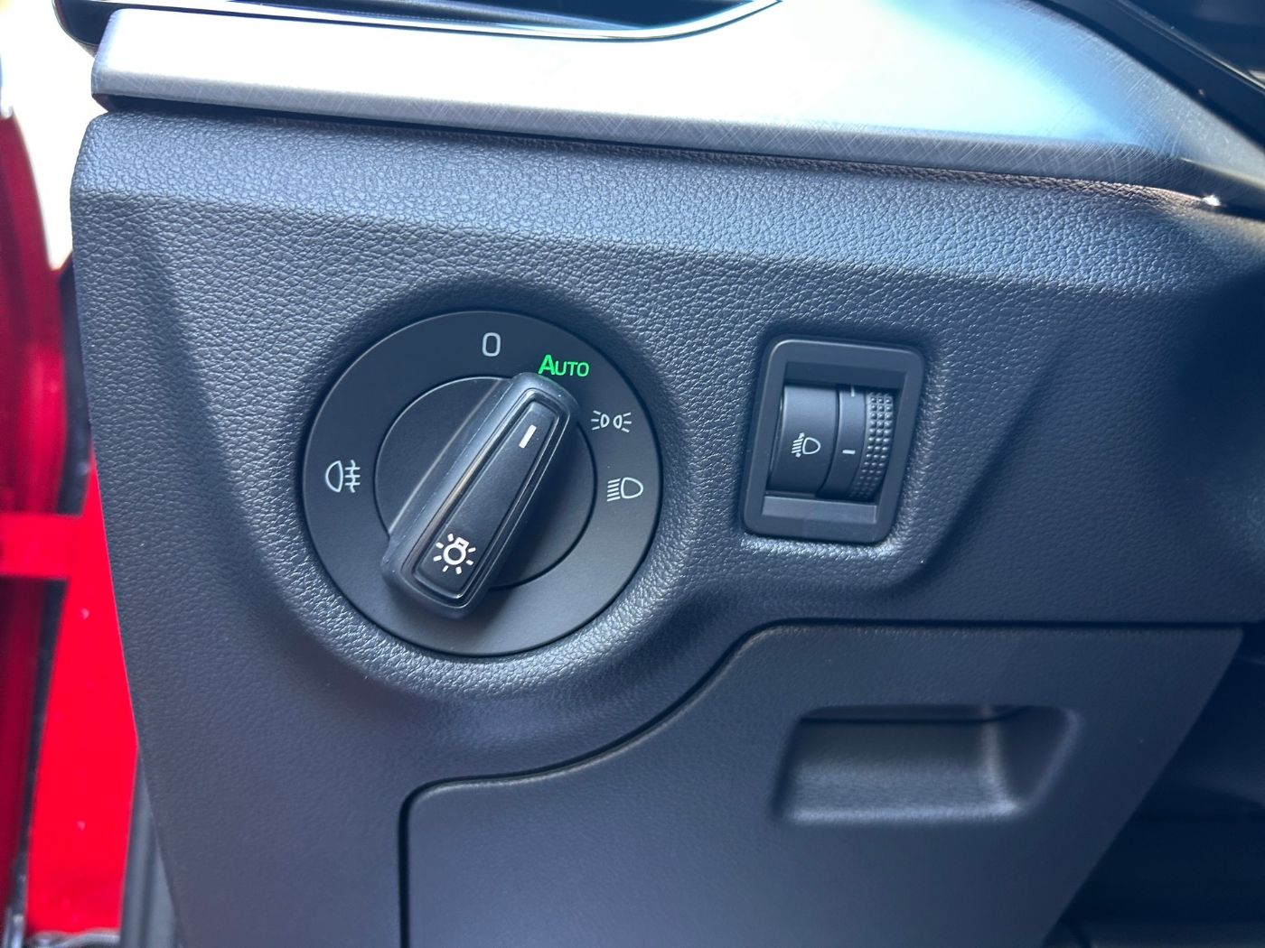 Škoda Kamiq 1.0 TSI Tour LM  KlimaA LED PDC SHZ Bild 15
