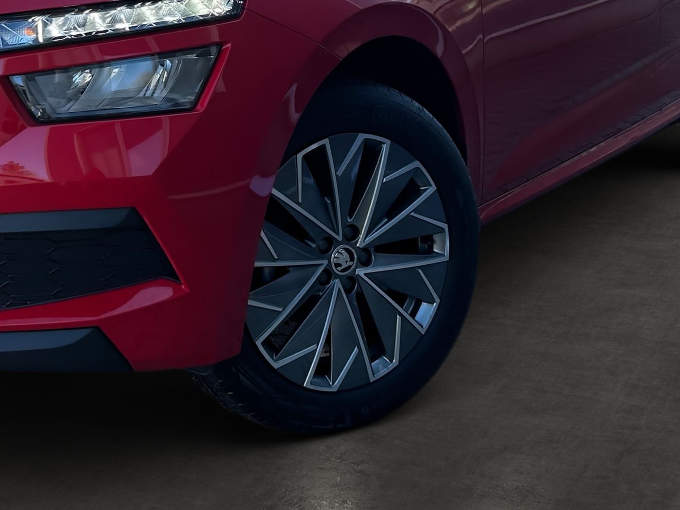 Škoda Kamiq 1.0 TSI Tour LM  KlimaA LED PDC SHZ Bild 6