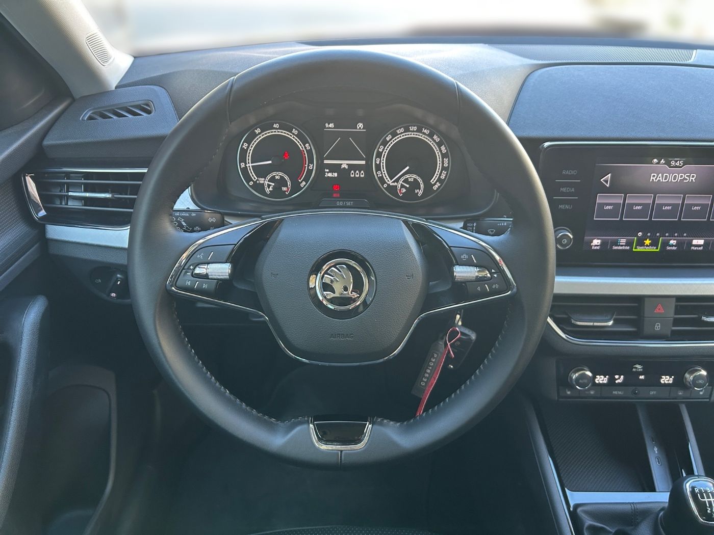 Škoda Kamiq 1.0 TSI Tour LM  KlimaA LED PDC SHZ Bild 8