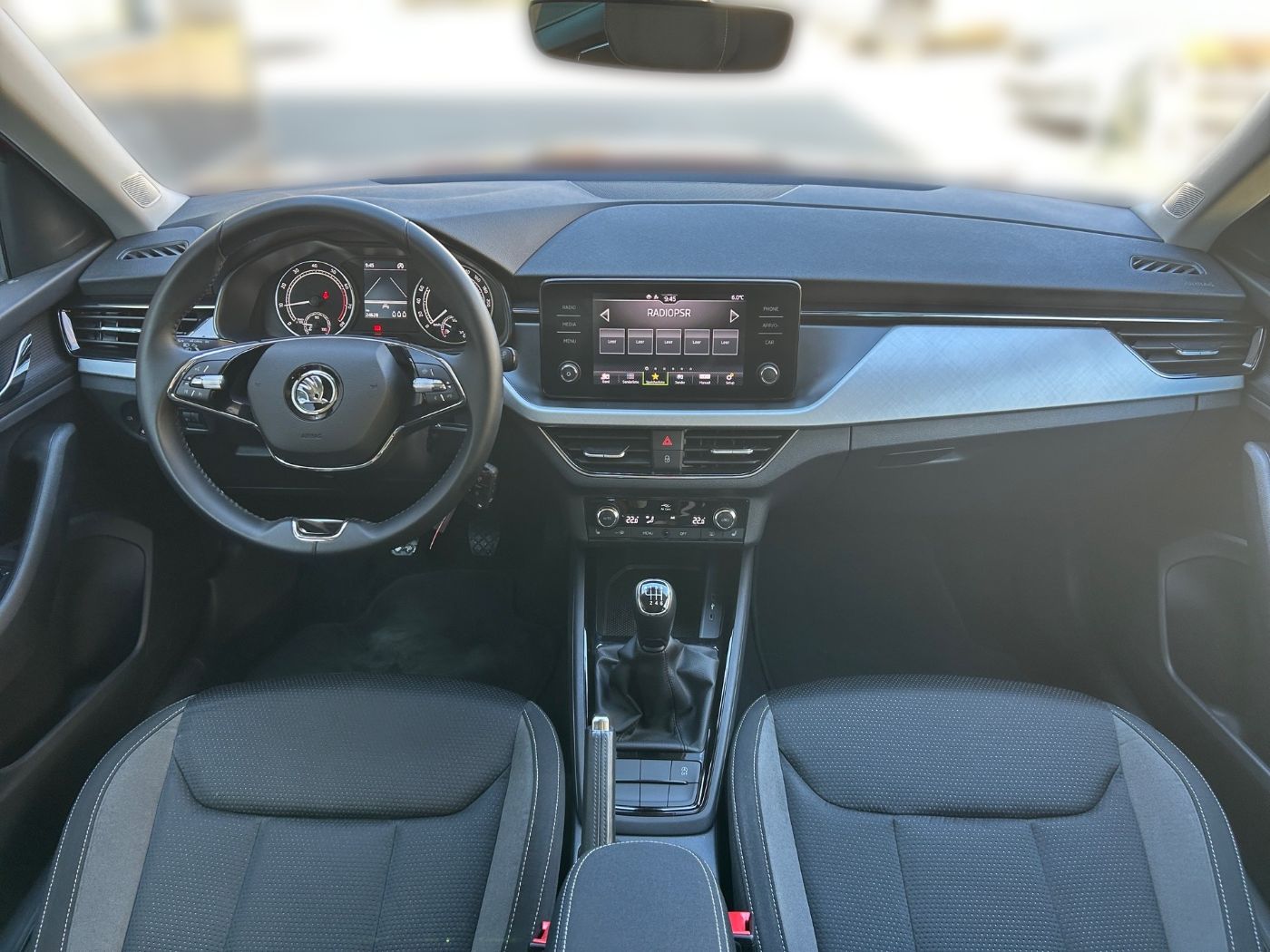 Škoda Kamiq 1.0 TSI Tour LM  KlimaA LED PDC SHZ Bild 10
