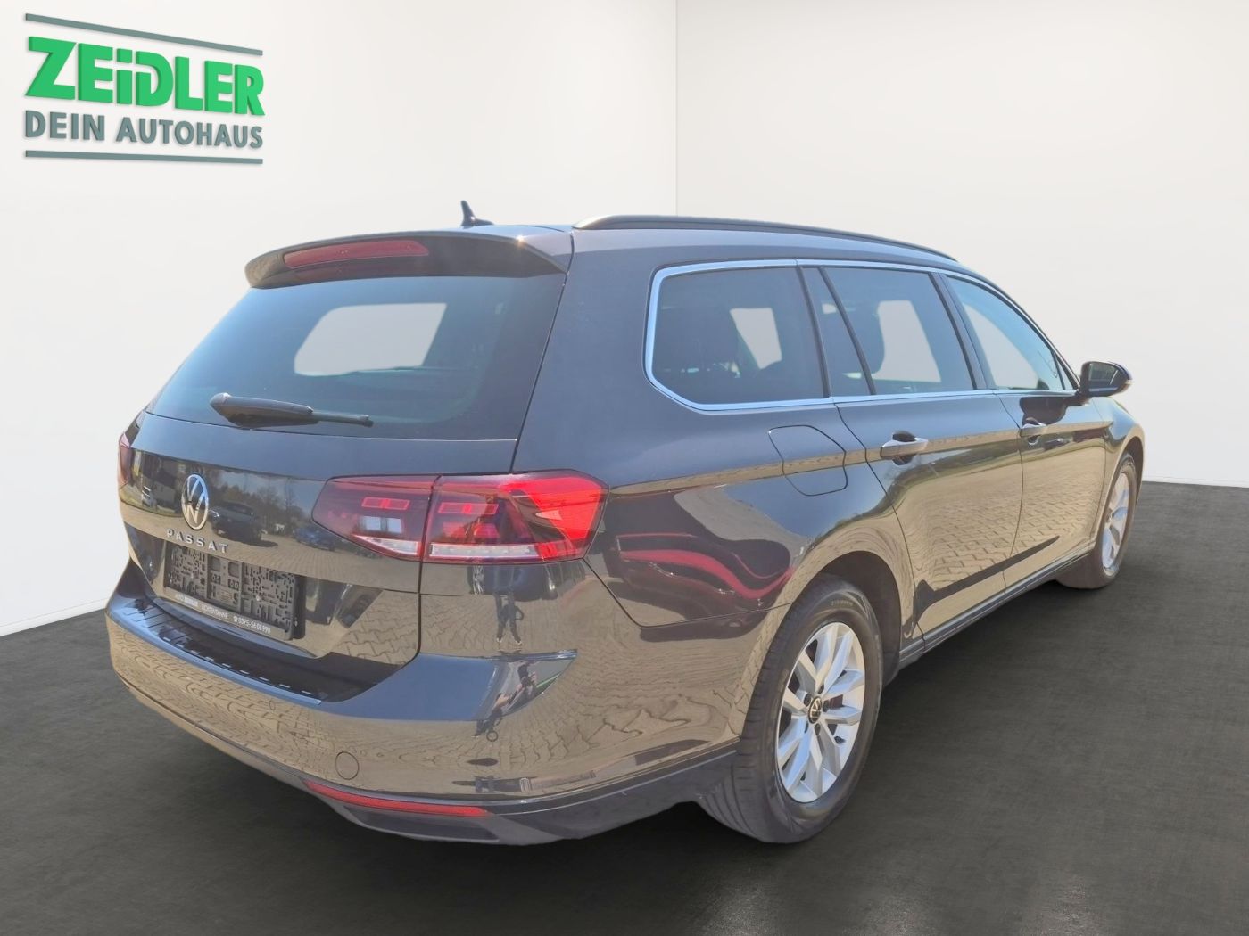 VW Passat Variant 1.5 TSI DSG Business Navi ACC AHK Bild 3