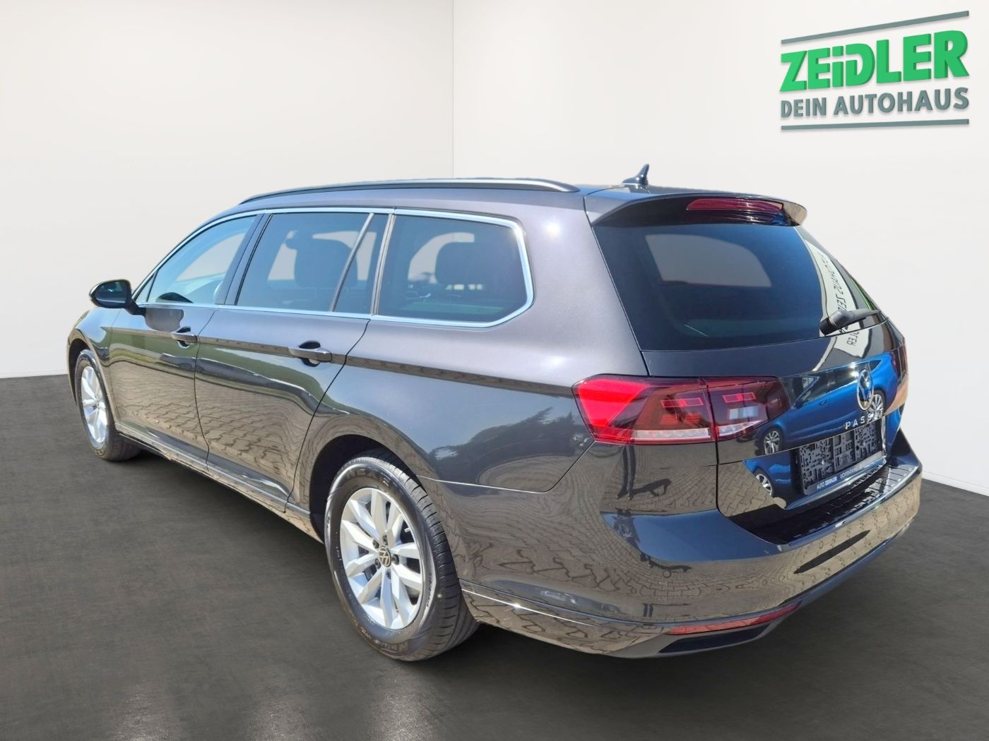 VW Passat Variant 1.5 TSI DSG Business Navi ACC AHK Bild 4