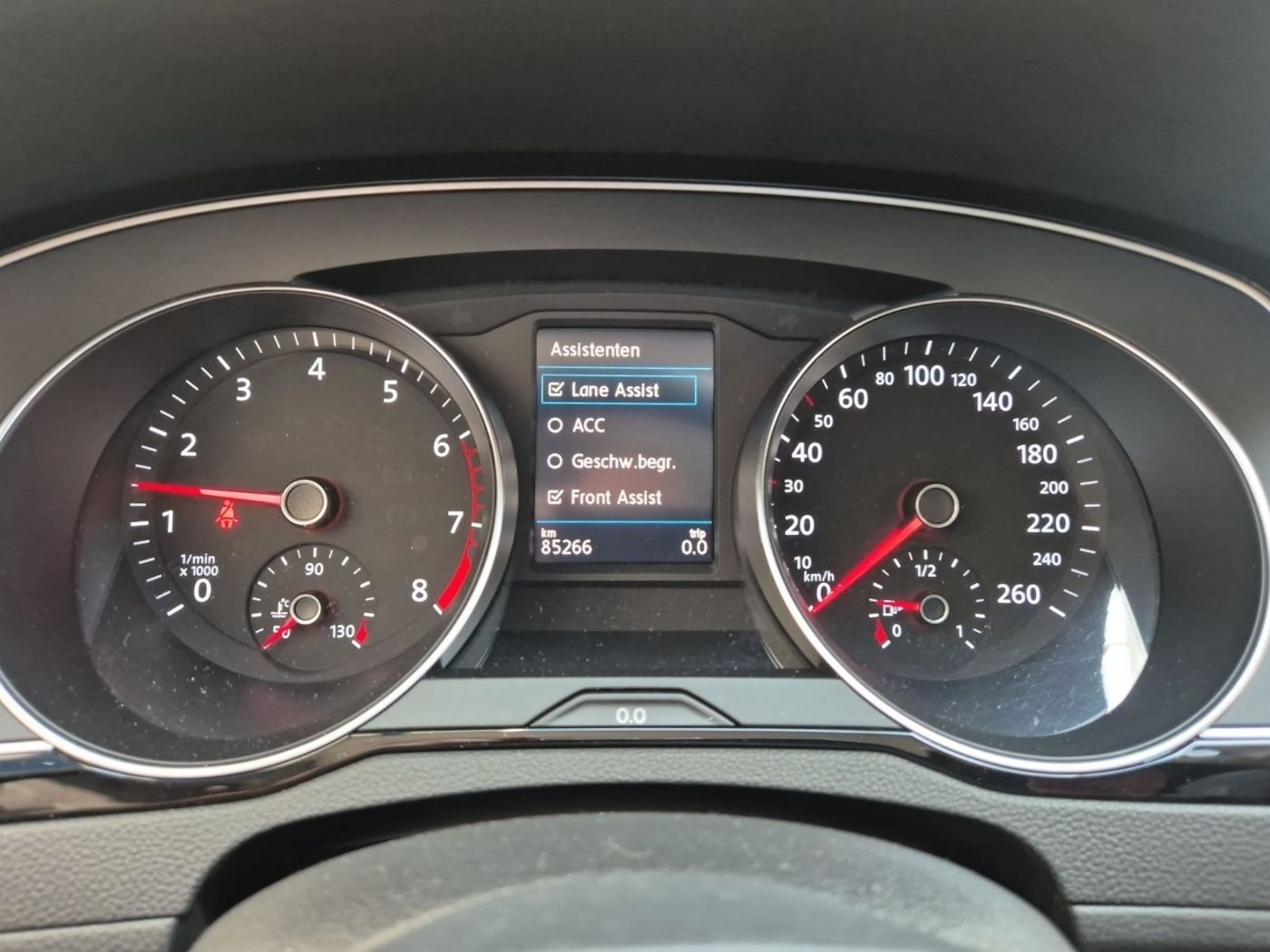 VW Passat Variant 1.5 TSI DSG Business Navi ACC AHK Bild 11