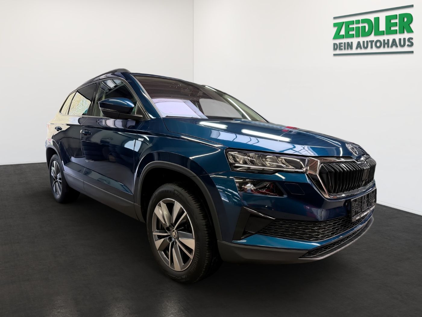 Škoda Karoq 1.5 TSI ACT Tour LM LED 2xKlima 4xSHZ AHK Bild 2