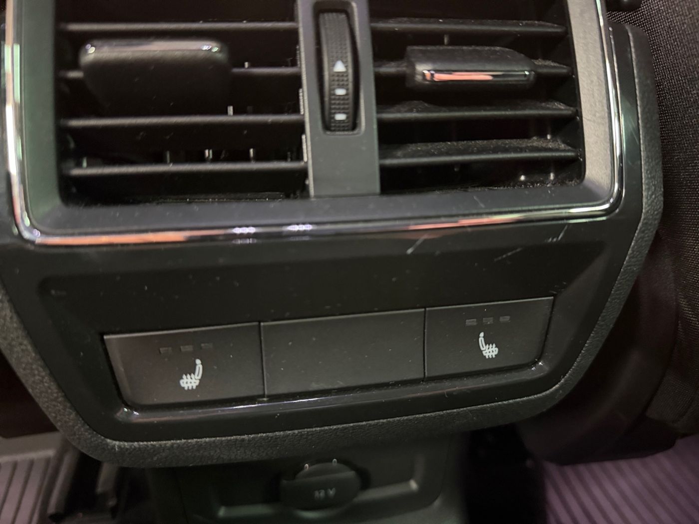 Škoda Karoq 1.5 TSI ACT Tour LM LED 2xKlima 4xSHZ AHK Bild 13