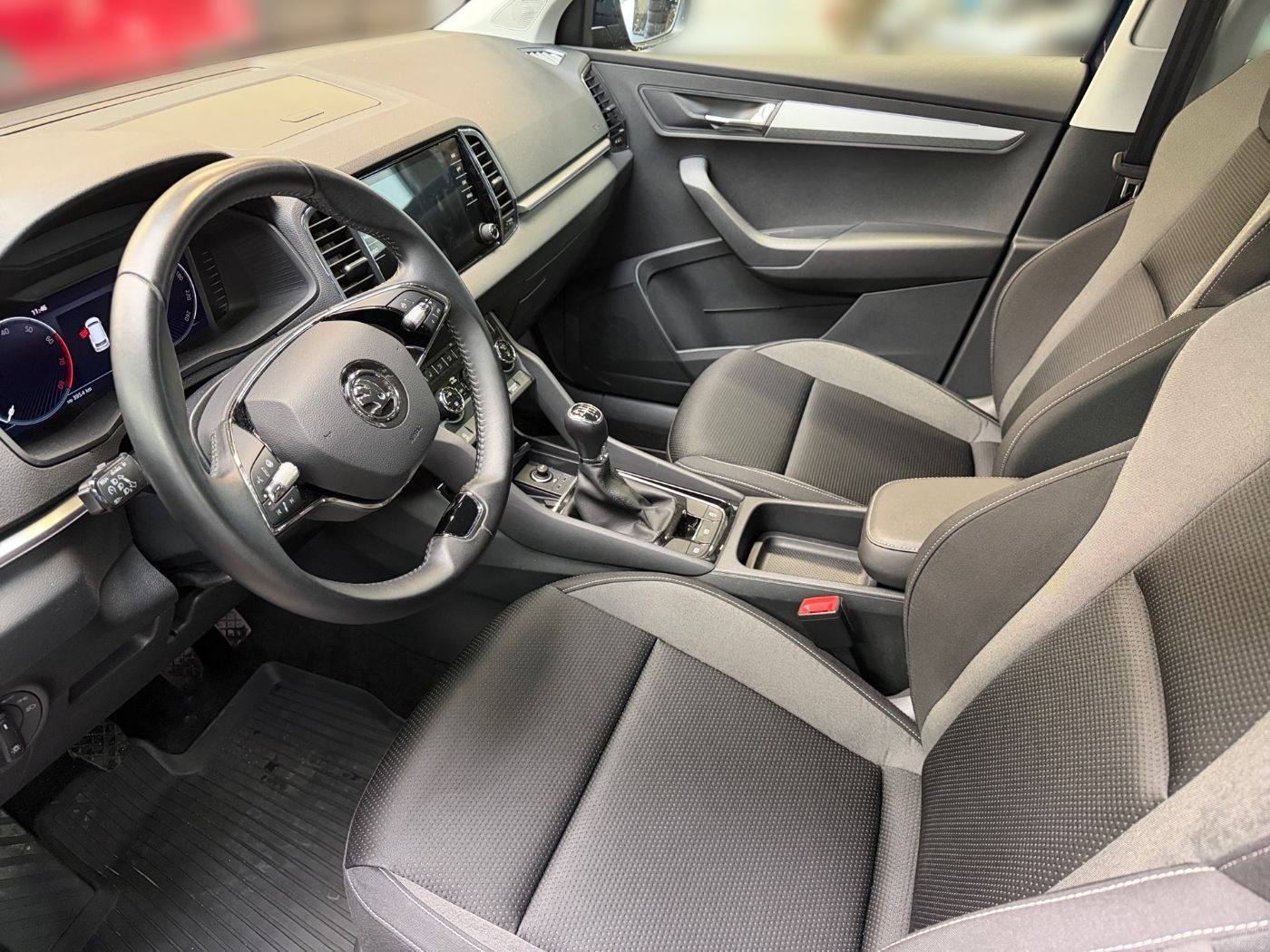 Škoda Karoq 1.5 TSI ACT Tour LM LED 2xKlima 4xSHZ AHK Bild 7